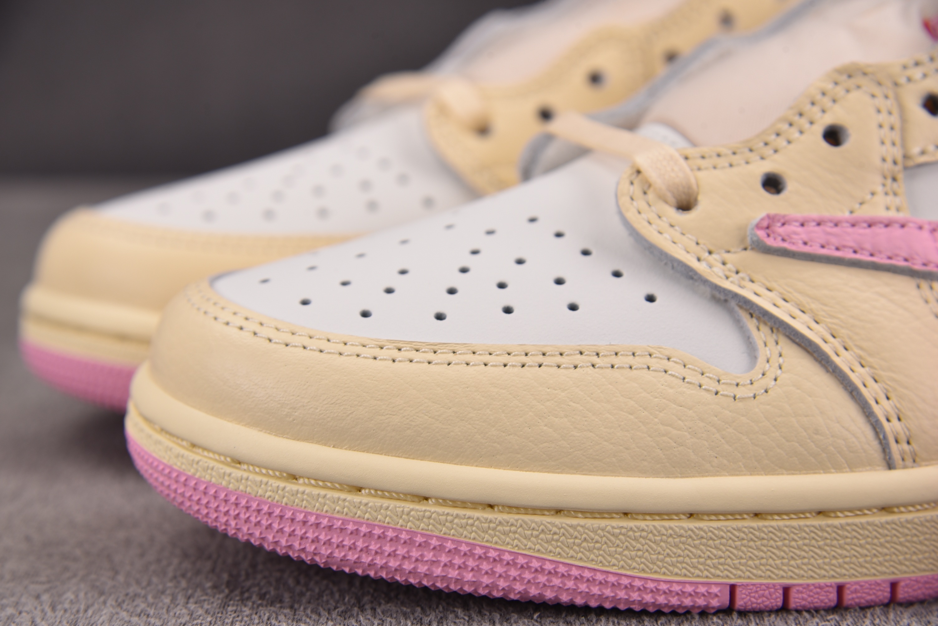 NK Air Jordan 1 Retro Low OG SP Travis Scott 米粉 IQ76