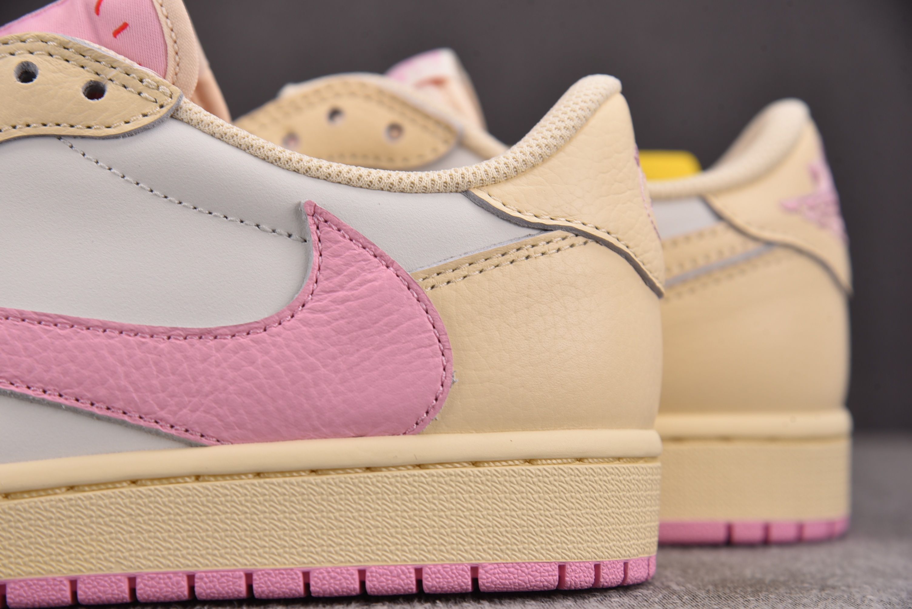 NK Air Jordan 1 Retro Low OG SP Travis Scott 米粉 IQ76