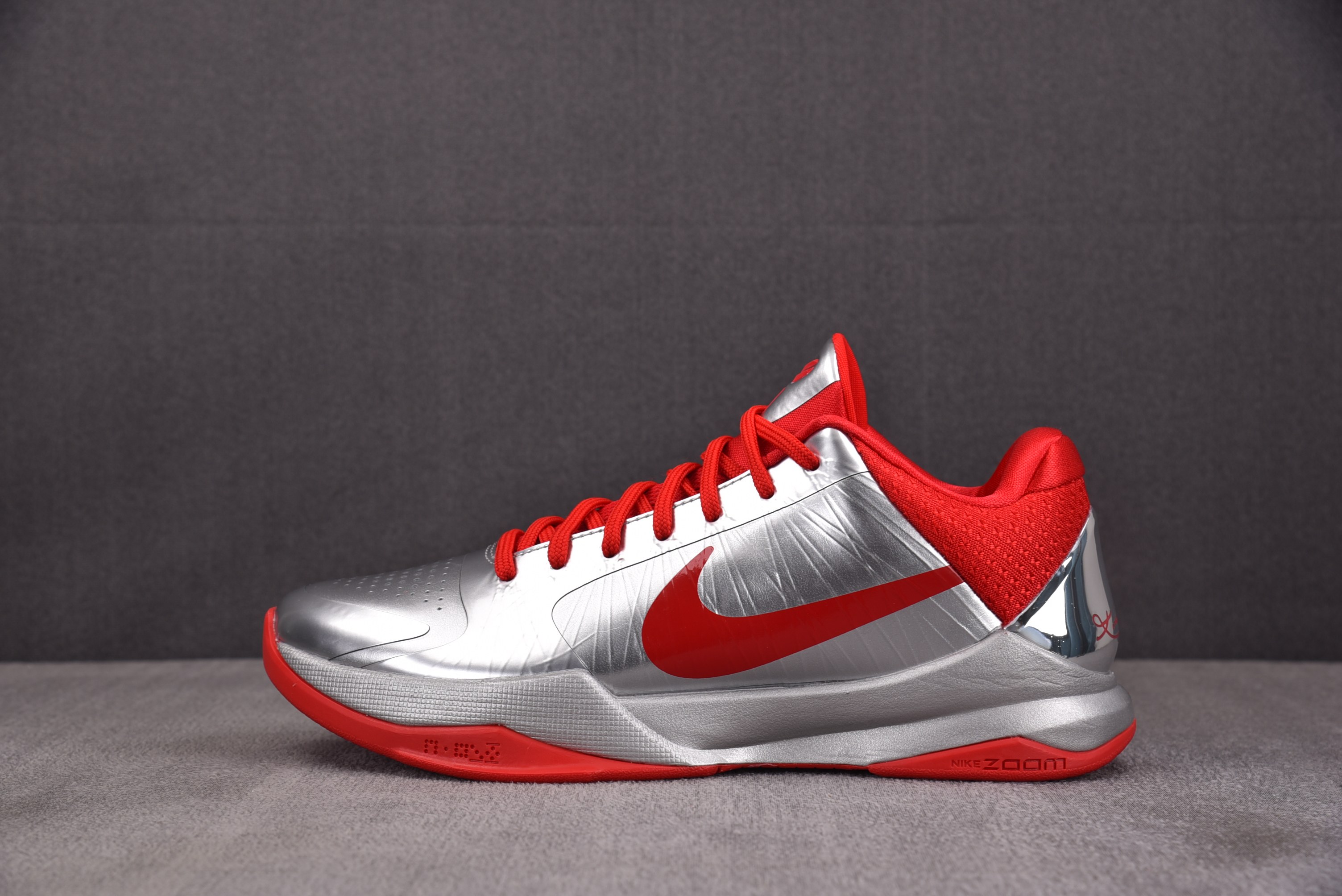 NK Kobe 5 Protro Caitlin Clark Rookie of the Year 银红