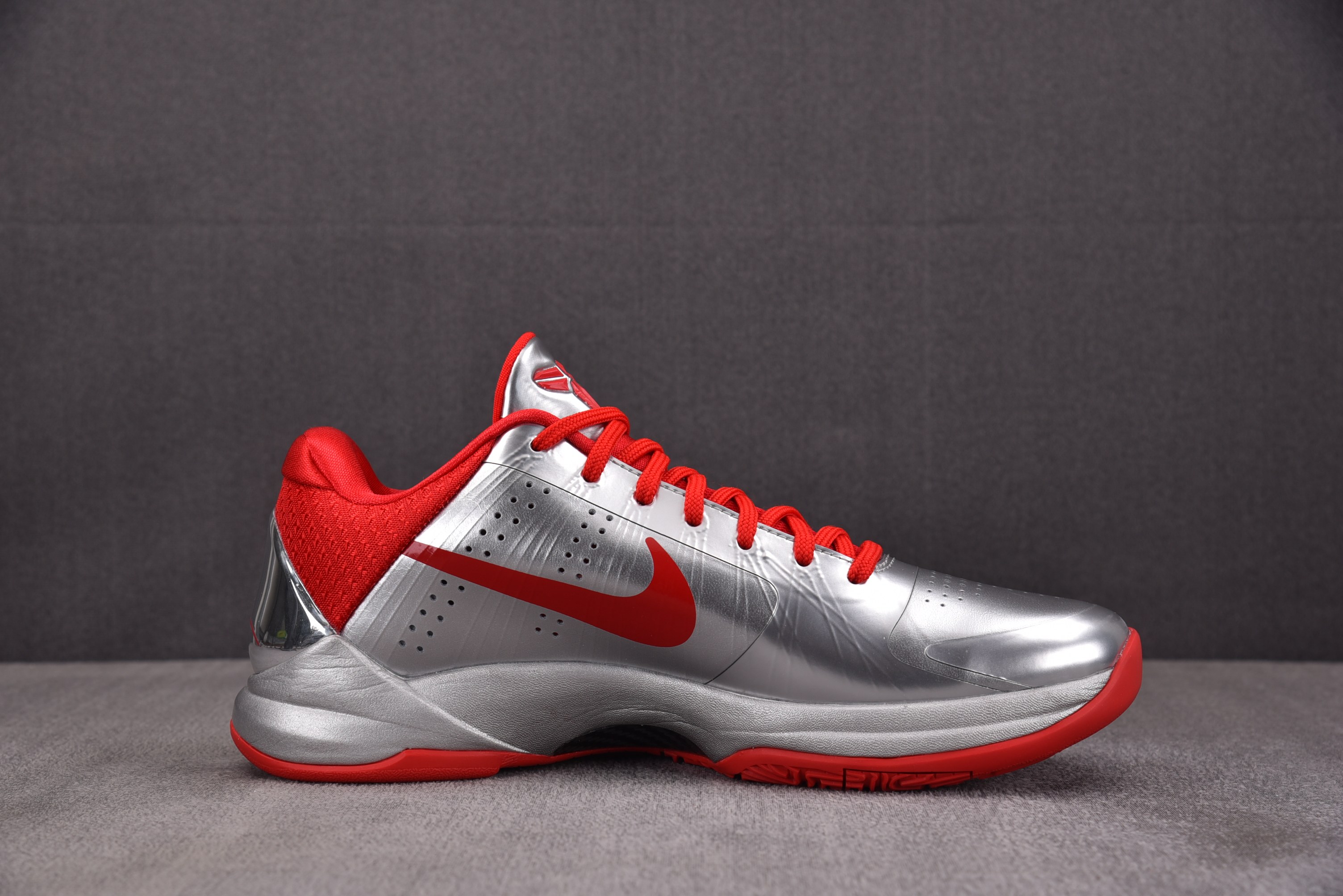 NK Kobe 5 Protro Caitlin Clark Rookie of the Year 银红