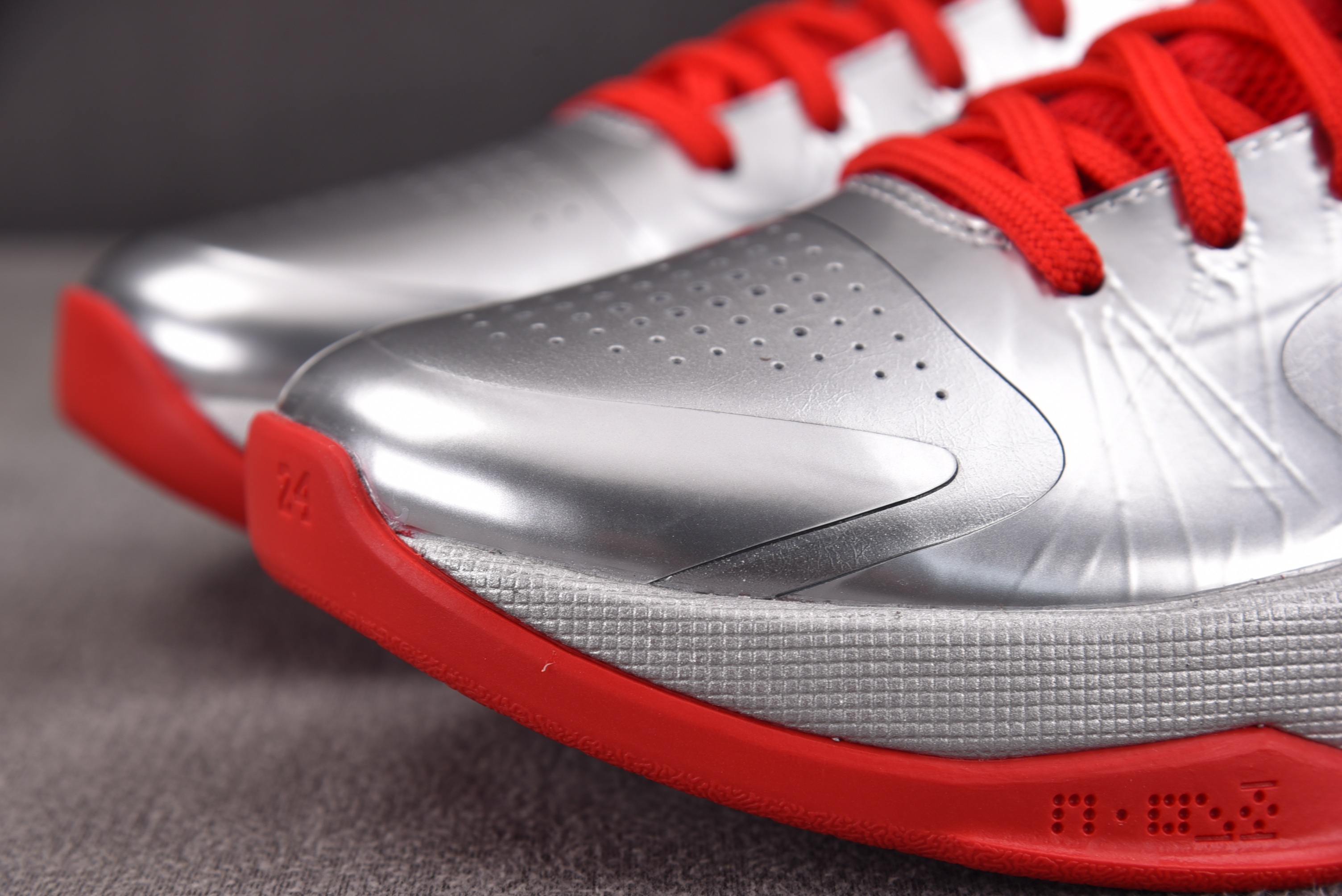 NK Kobe 5 Protro Caitlin Clark Rookie of the Year 银红