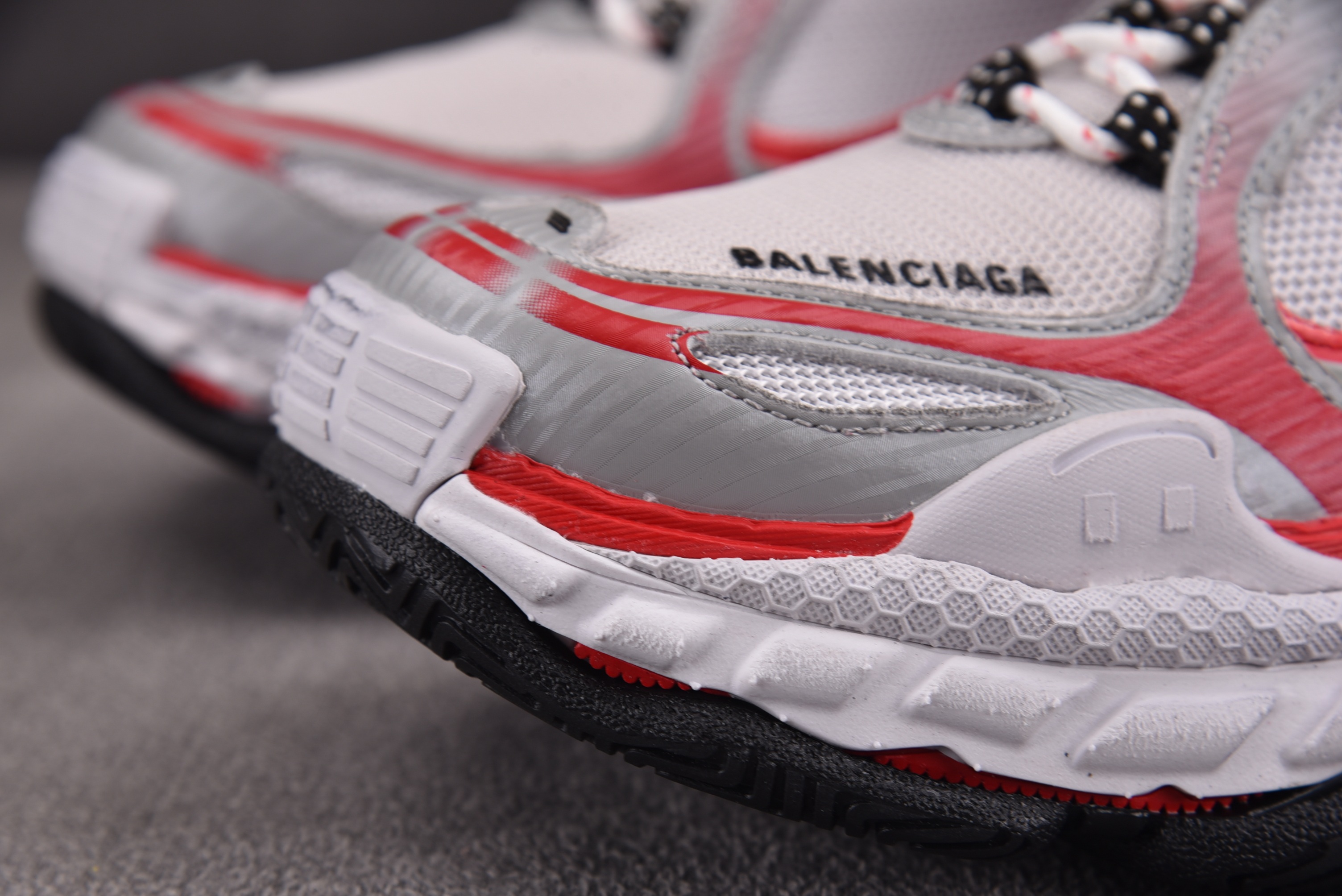 Balenciaga Triple S 2 灰红 YZ018-535-46