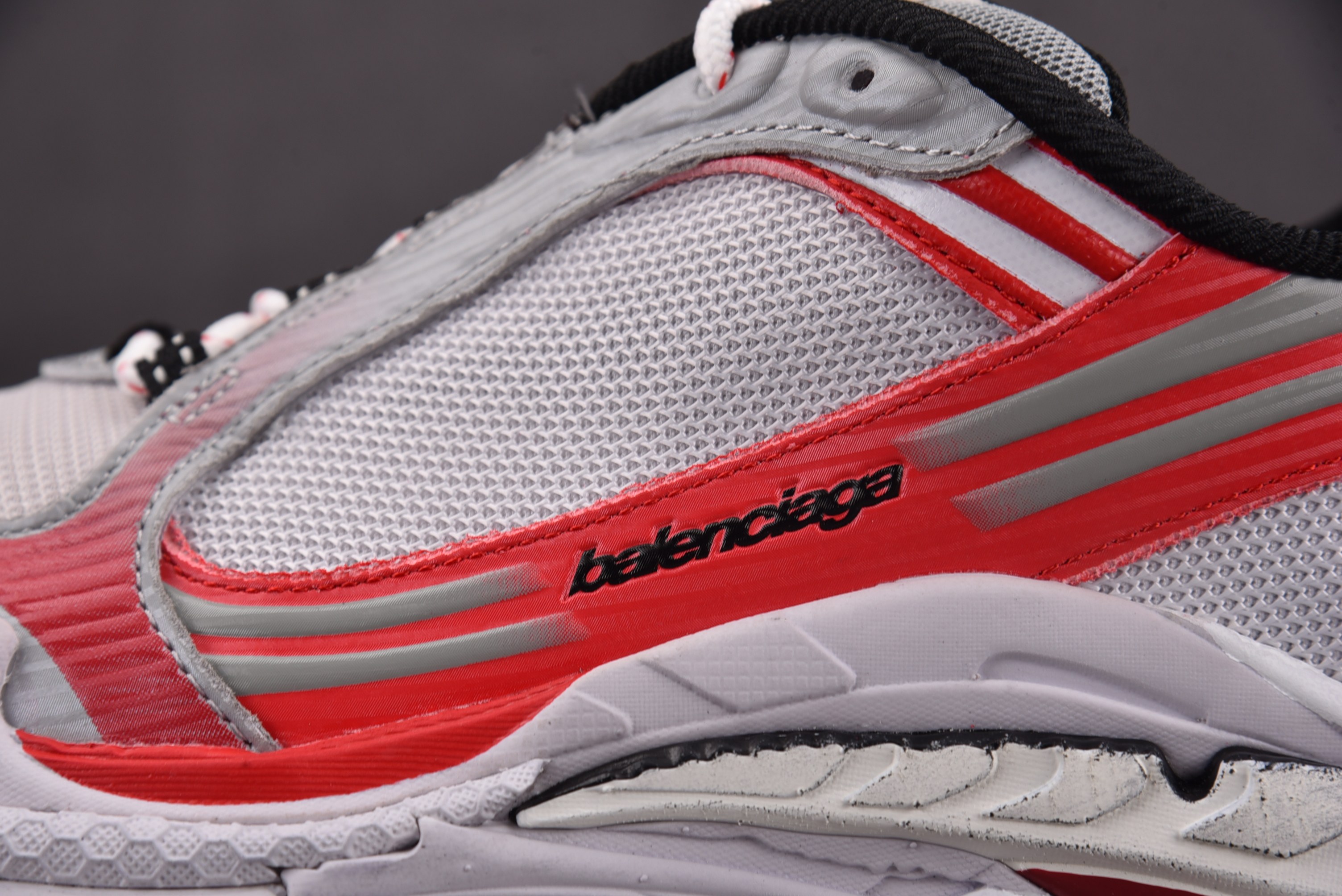 Balenciaga Triple S 2 灰红 YZ018-535-46