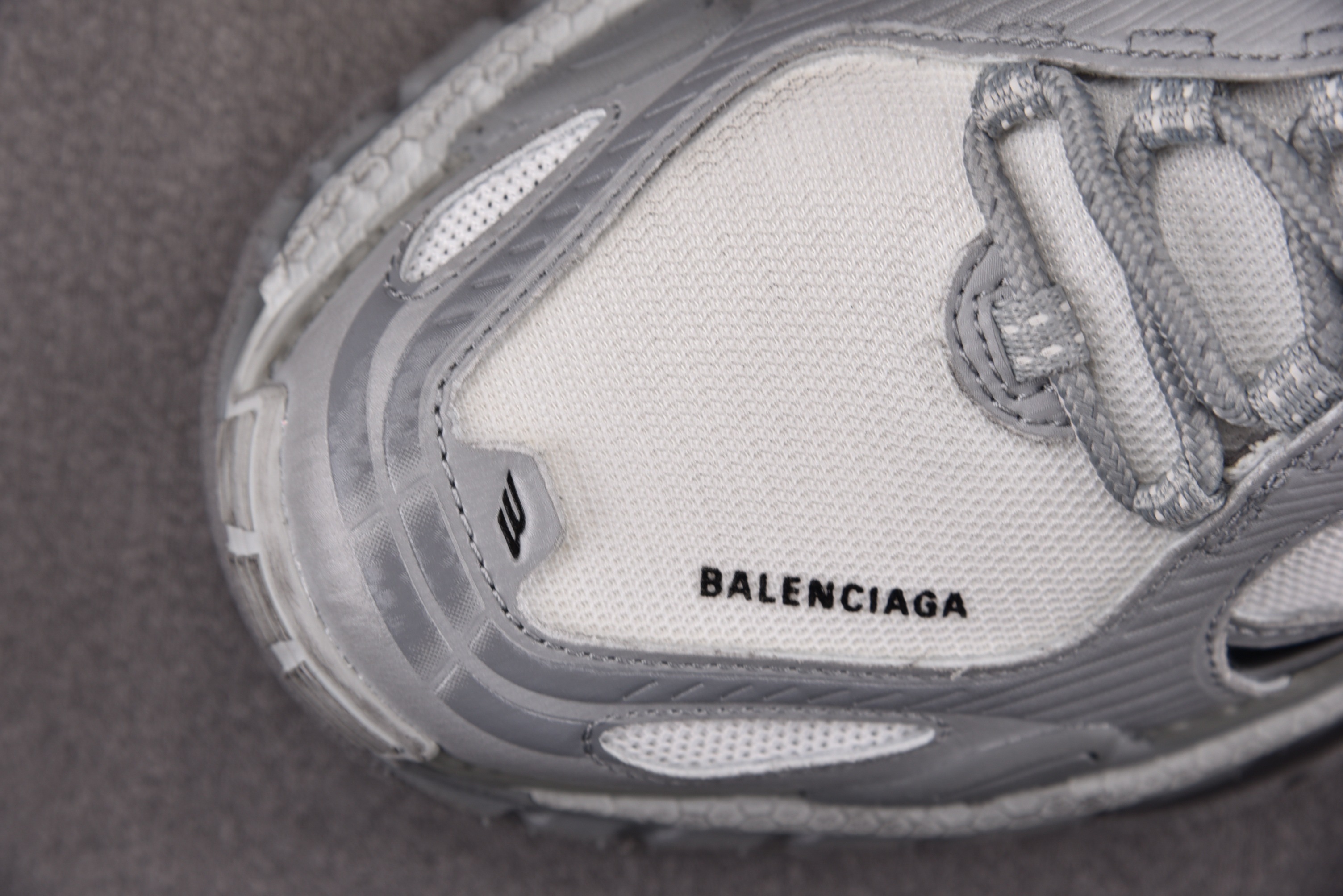 Balenciaga Triple S 2 灰色 YZ009-0335-46