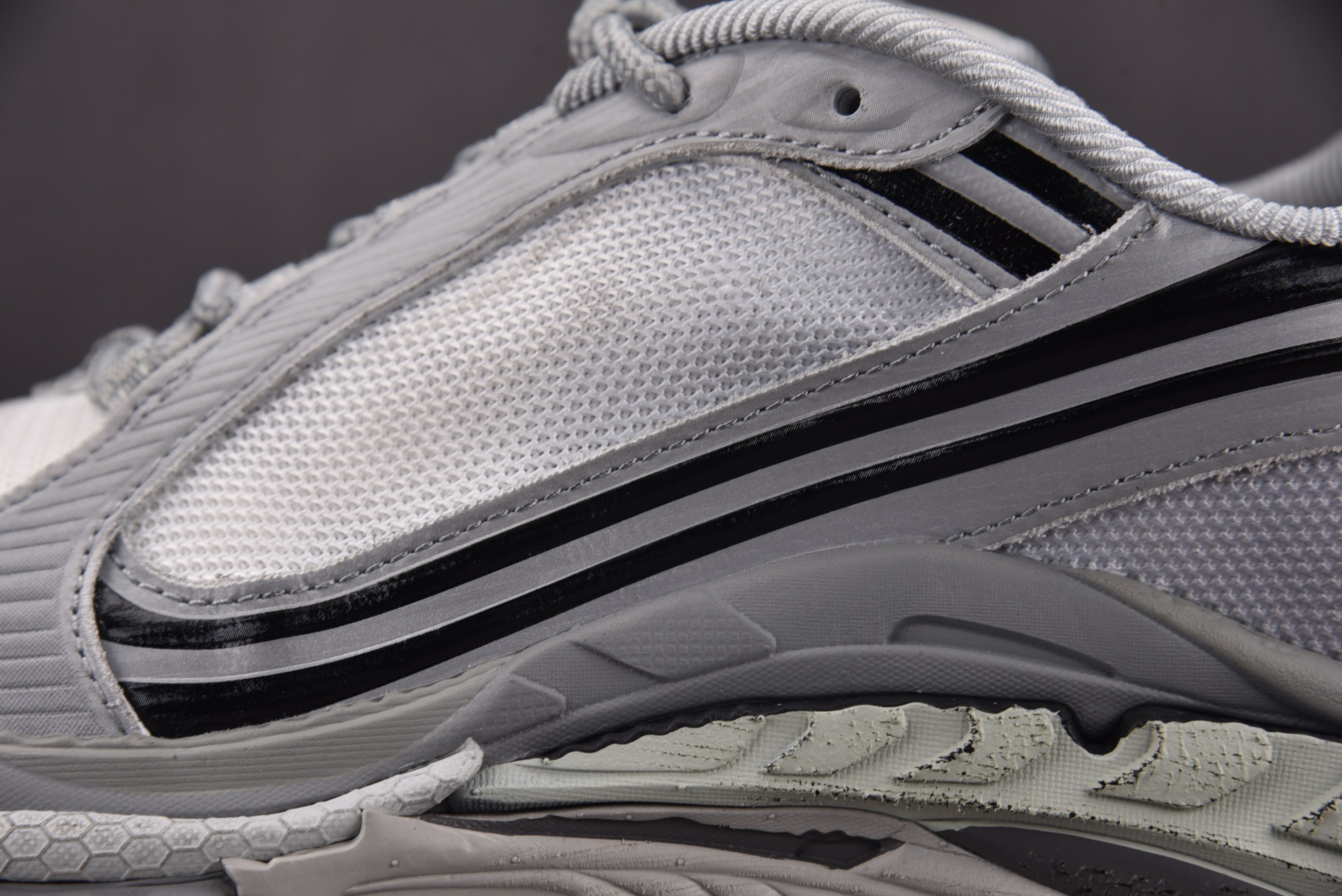 Balenciaga Triple S 2 灰色 YZ009-0335-46