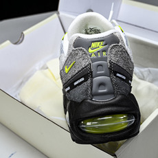 纯原NK Air Max 95 OG 复古减震气垫跑鞋IB4523-004 #YZ001-1原版1:1 纯原NK Air Max 95 OG 复古减震气垫跑鞋IB4523-004 #YZ001-1原版1:1