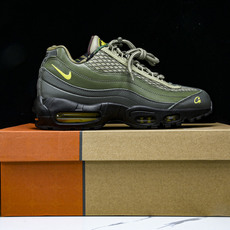 纯原NK Air Max 95 复古减震气垫跑鞋 FB2709 300 #YZ001-140 41 42 纯原NK Air Max 95 复古减震气垫跑鞋 FB2709 300 #YZ001-140 41 42