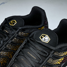 纯原Swarovski x NK Air Max Plus 施华洛世奇联名女款休闲运动鞋FZ9042 0 纯原Swarovski x NK Air Max Plus 施华洛世奇联名女款休闲运动鞋FZ9042 0