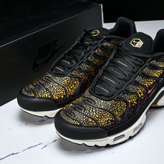 纯原Swarovski x NK Air Max Plus 施华洛世奇联名女款休闲运动鞋FZ9042 0 纯原Swarovski x NK Air Max Plus 施华洛世奇联名女款休闲运动鞋FZ9042 0