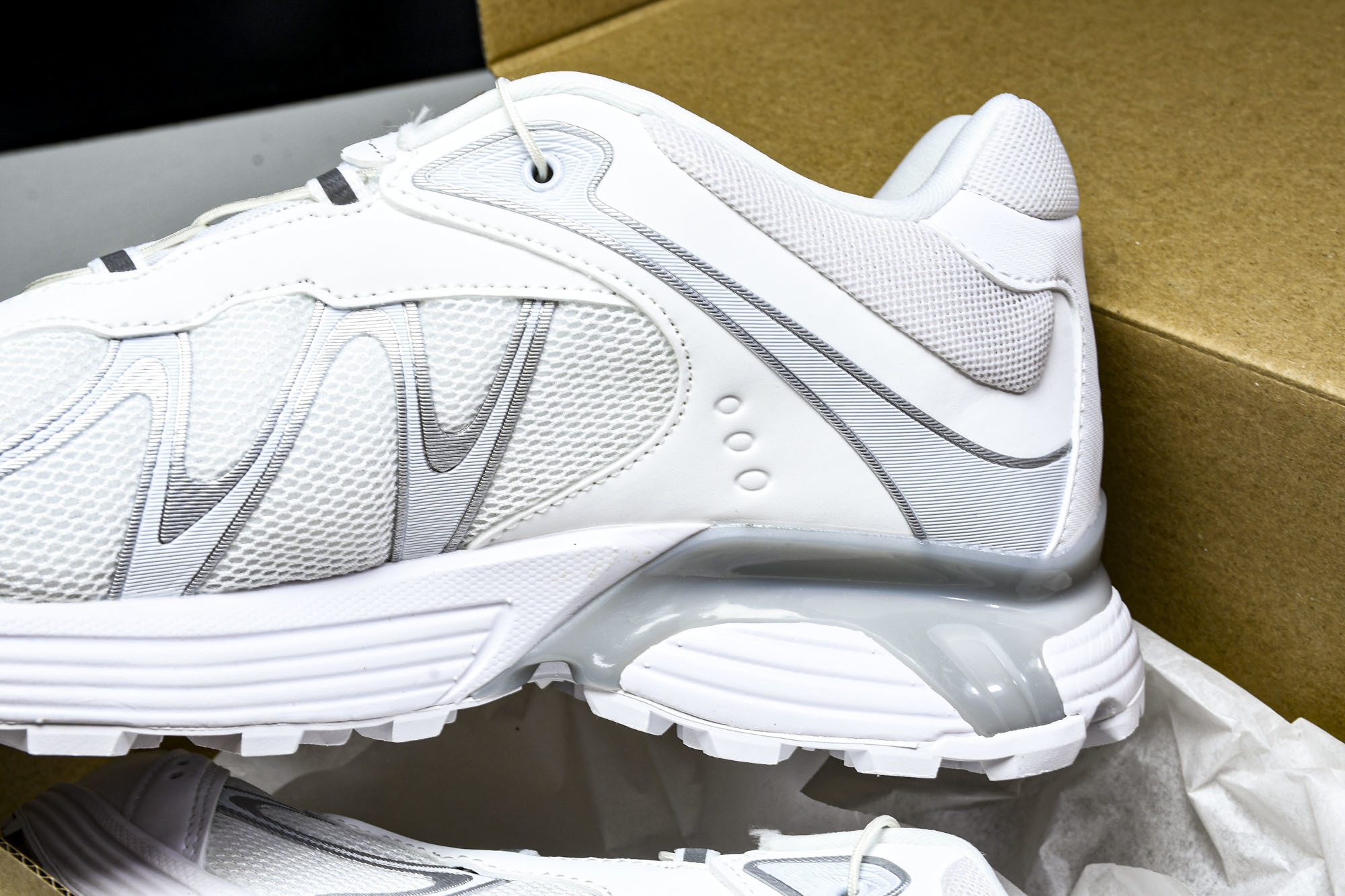 SALOMON萨洛蒙 XT-WHISPER 舒适百搭耐磨轻便 低帮 休闲越野训练城市通勤跑步鞋 白色  