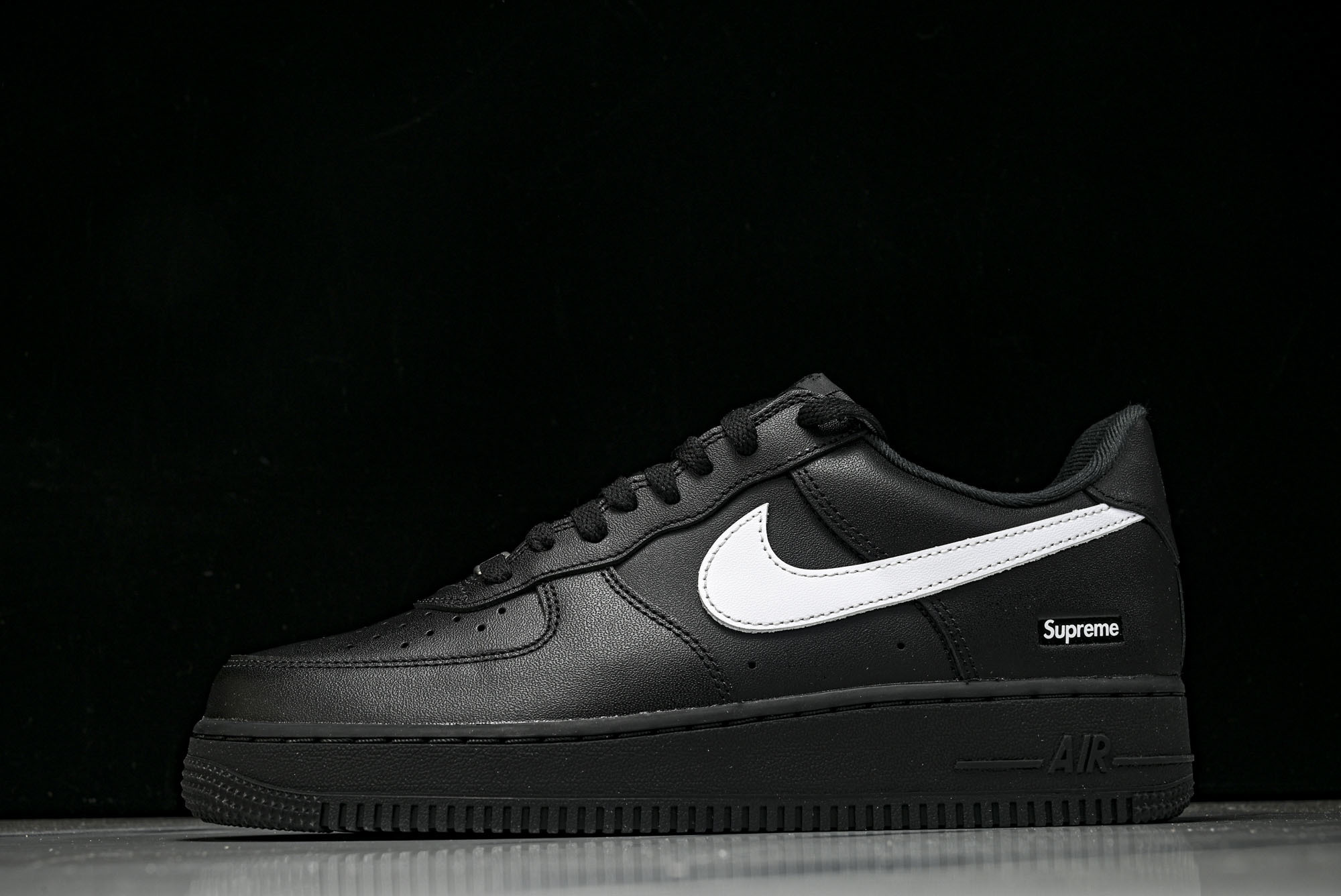 Supreme x NK Air Force 1'07 Low 联名款 空军一号低帮休闲板鞋 CU922