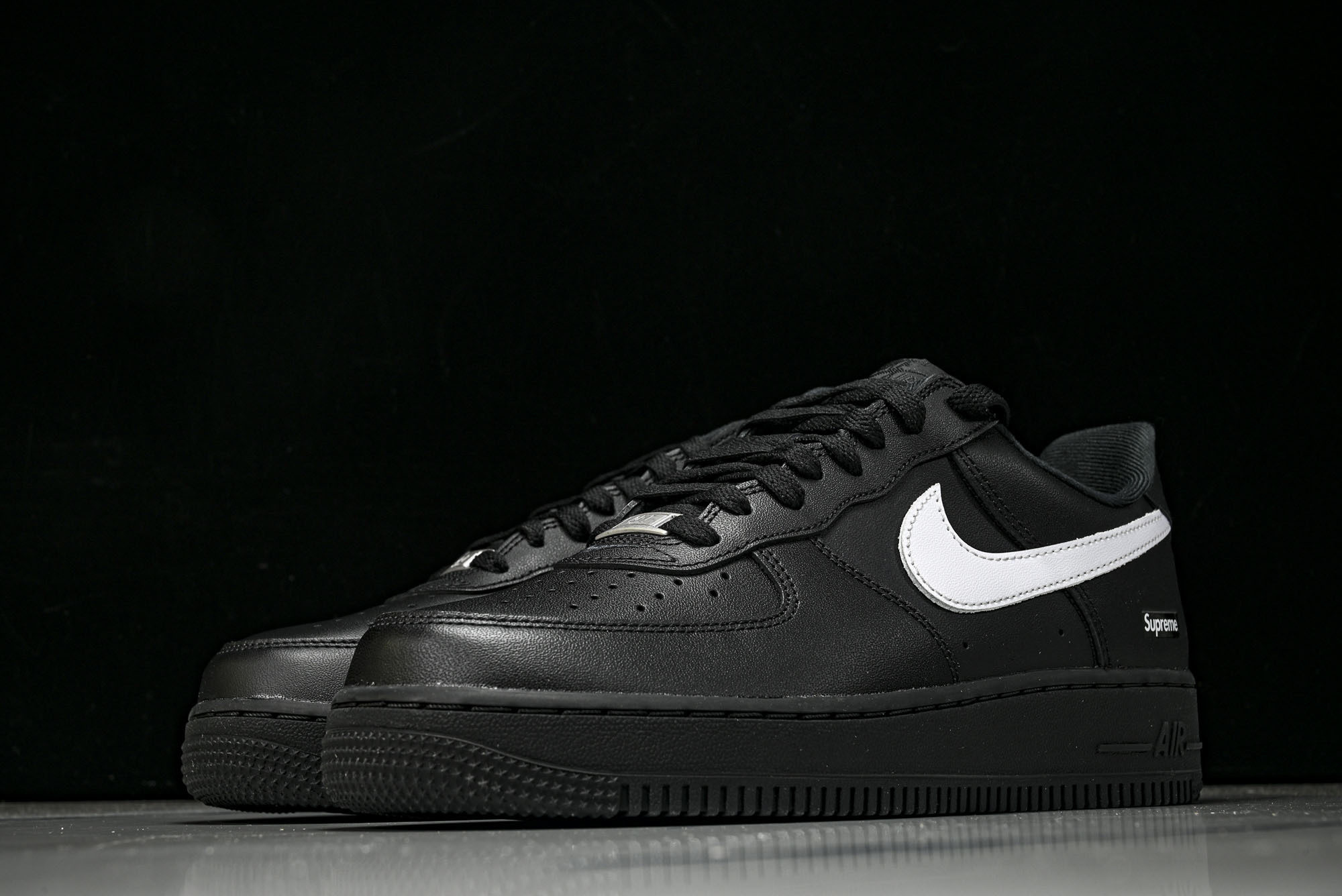 Supreme x NK Air Force 1'07 Low 联名款 空军一号低帮休闲板鞋 CU922