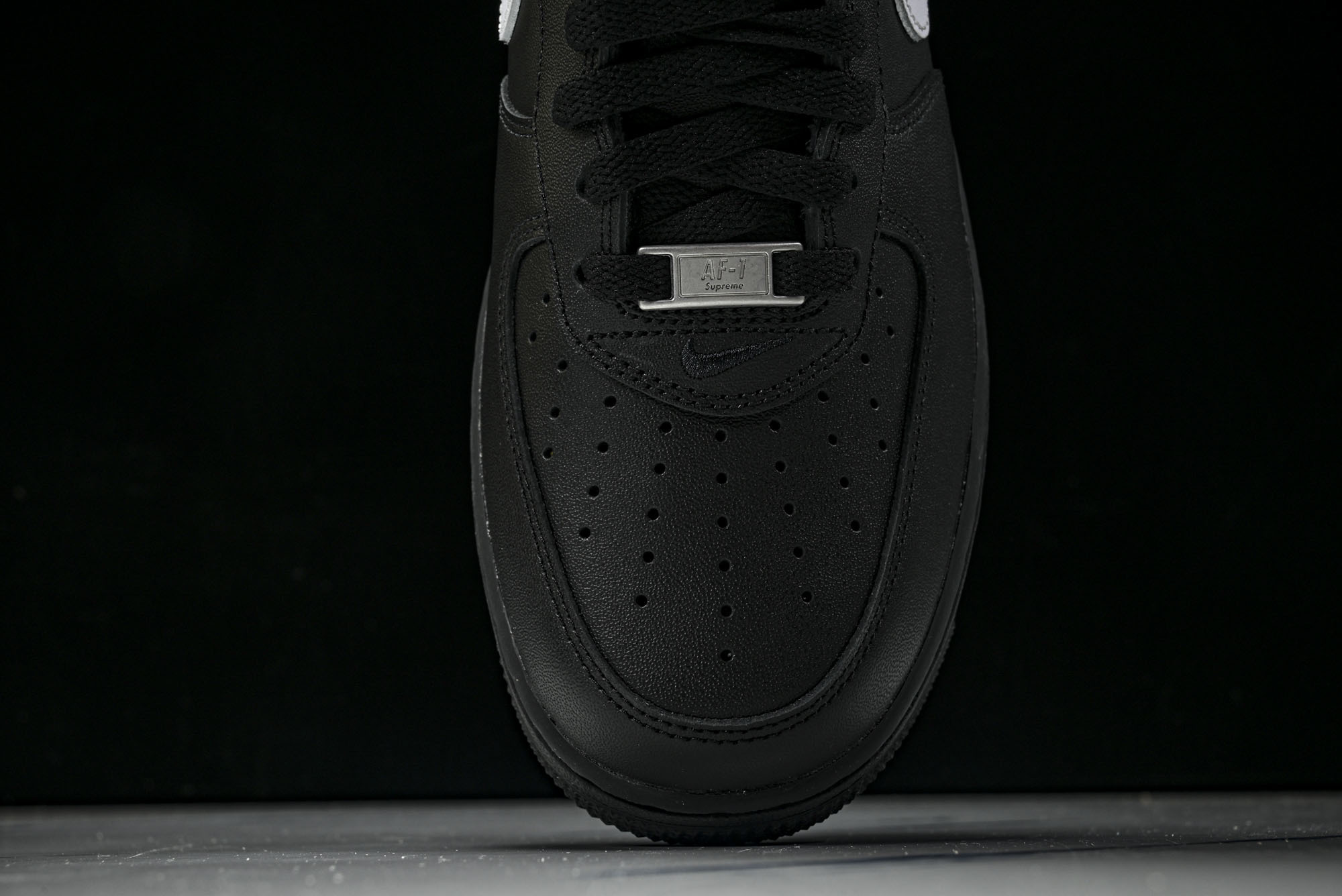 Supreme x NK Air Force 1'07 Low 联名款 空军一号低帮休闲板鞋 CU922