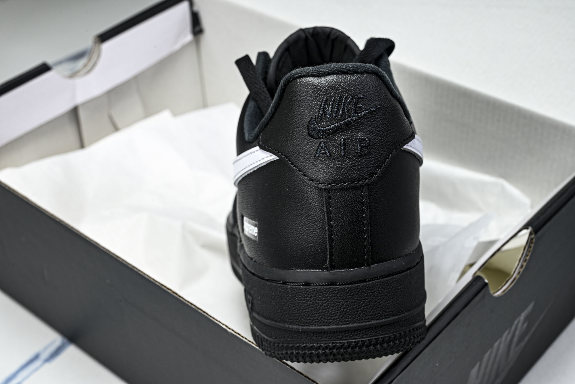 Supreme x NK Air Force 1'07 Low 联名款 空军一号低帮休闲板鞋 CU922