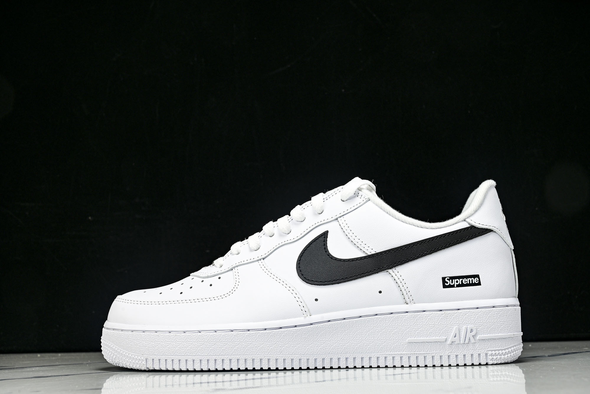 Supreme x NK Air Force 1'07 Low 联名款 空军一号低帮休闲板鞋 CU922