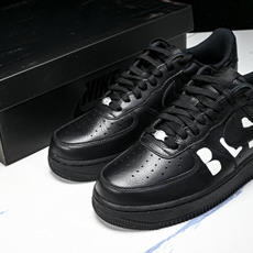 CDG x Nike Air Force 1'07 Low 联名款 全头层 空军一号低帮休闲板鞋 IB9 CDG x Nike Air Force 1'07 Low 联名款 全头层 空军一号低帮休闲板鞋 IB9