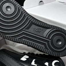 CDG x Nike Air Force 1'07 Low 联名款 全头层 空军一号低帮休闲板鞋 IB9 CDG x Nike Air Force 1'07 Low 联名款 全头层 空军一号低帮休闲板鞋 IB9