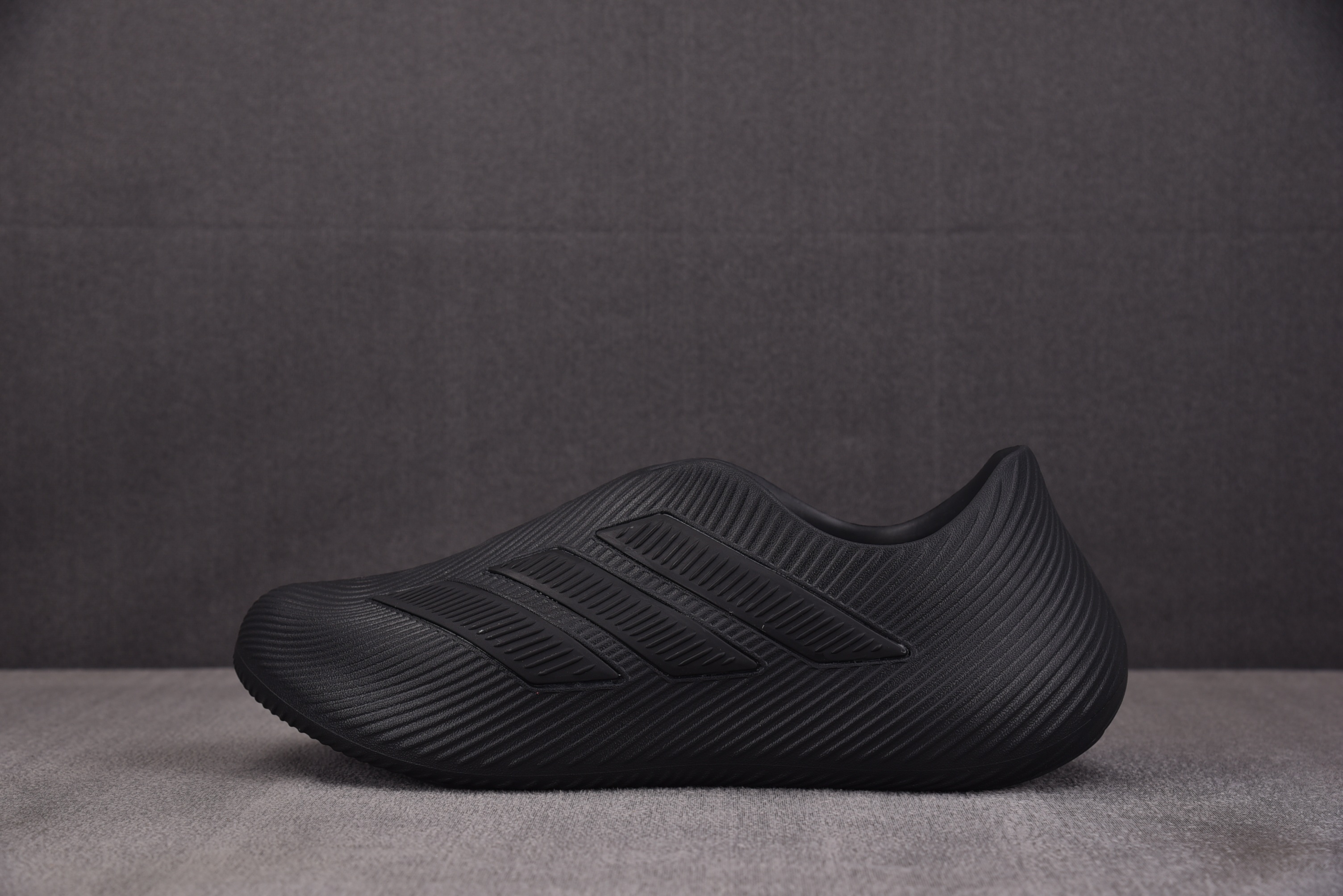 AD Purechill Runner 全黑 KI0067 YZ03940-47
