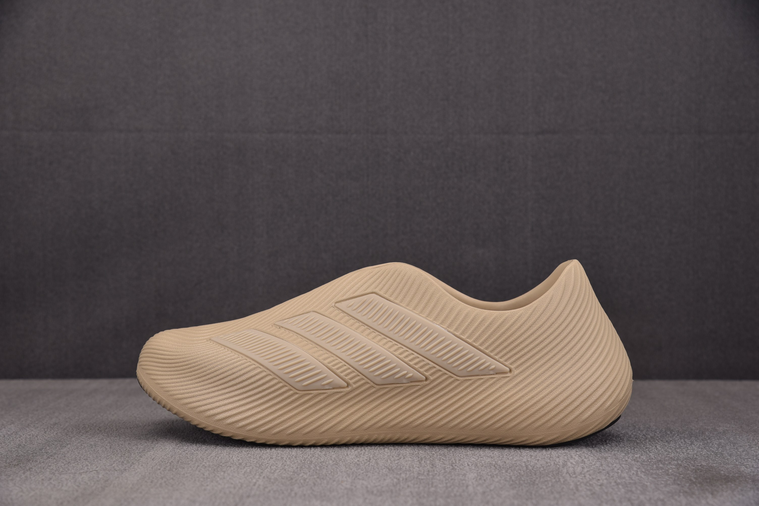 AD Purechill Runner 卡其棕 KI0072 YZ03940-47