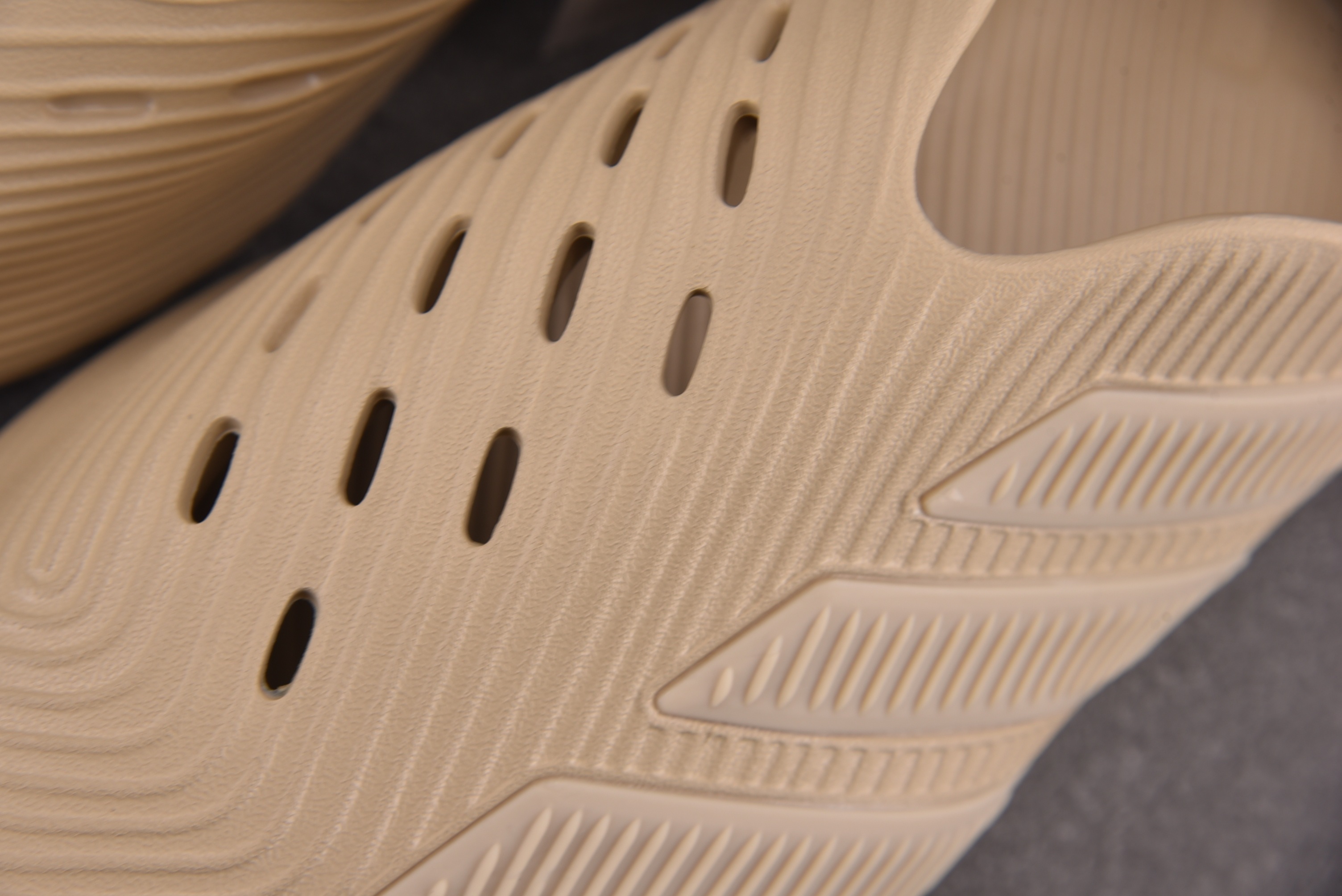 AD Purechill Runner 卡其棕 KI0072 YZ03940-47
