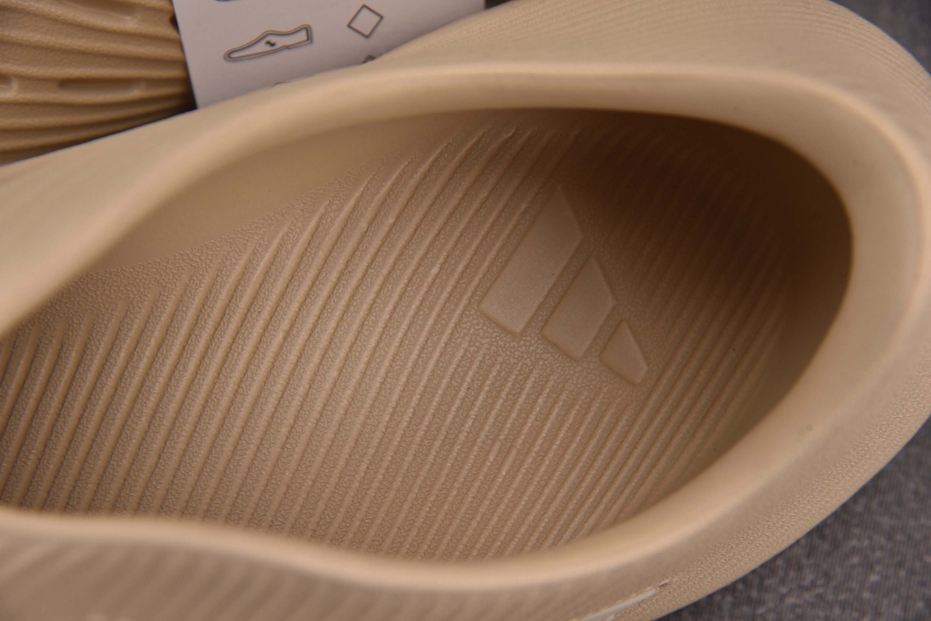 AD Purechill Runner 卡其棕 KI0072 YZ03940-47