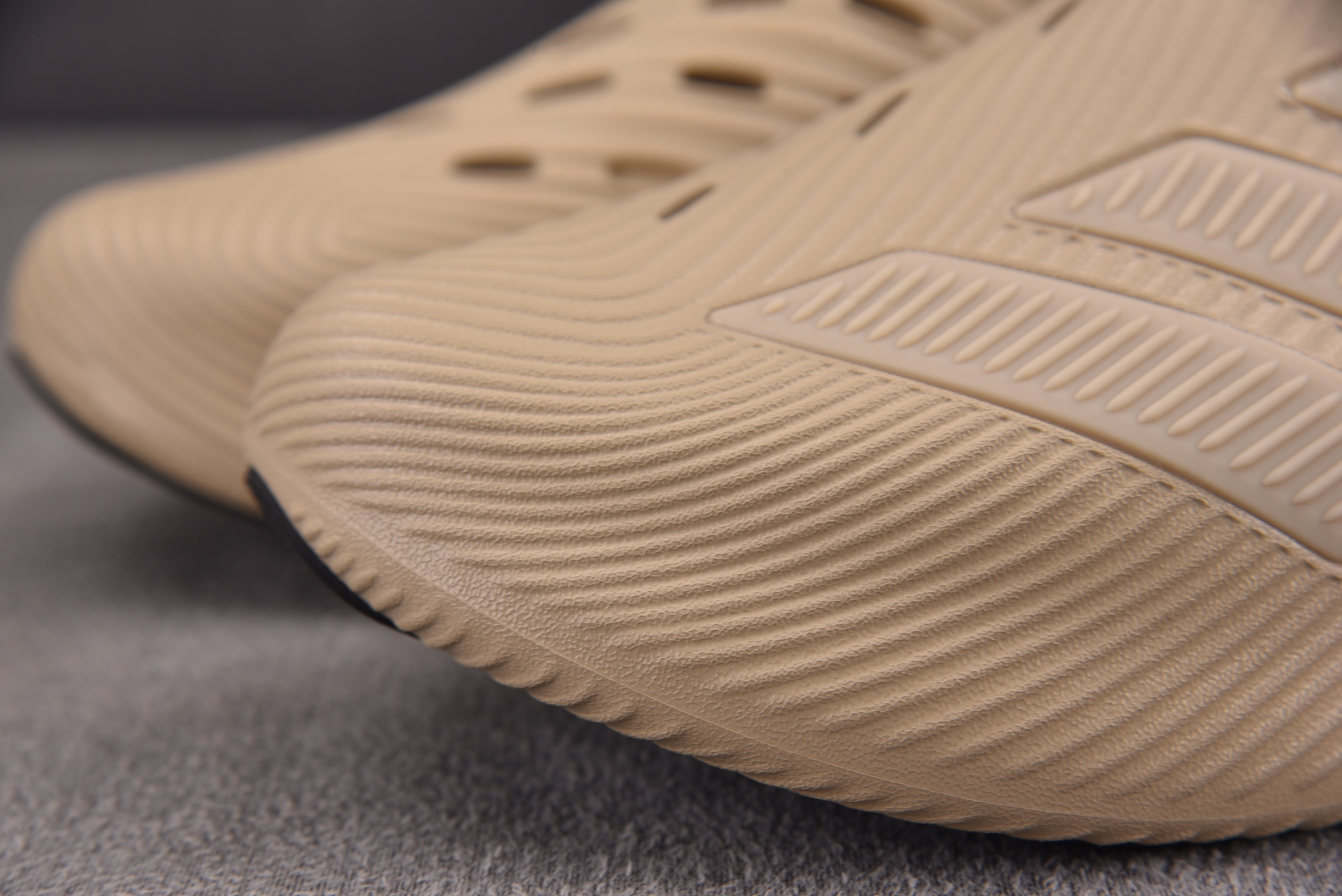 AD Purechill Runner 卡其棕 KI0072 YZ03940-47
