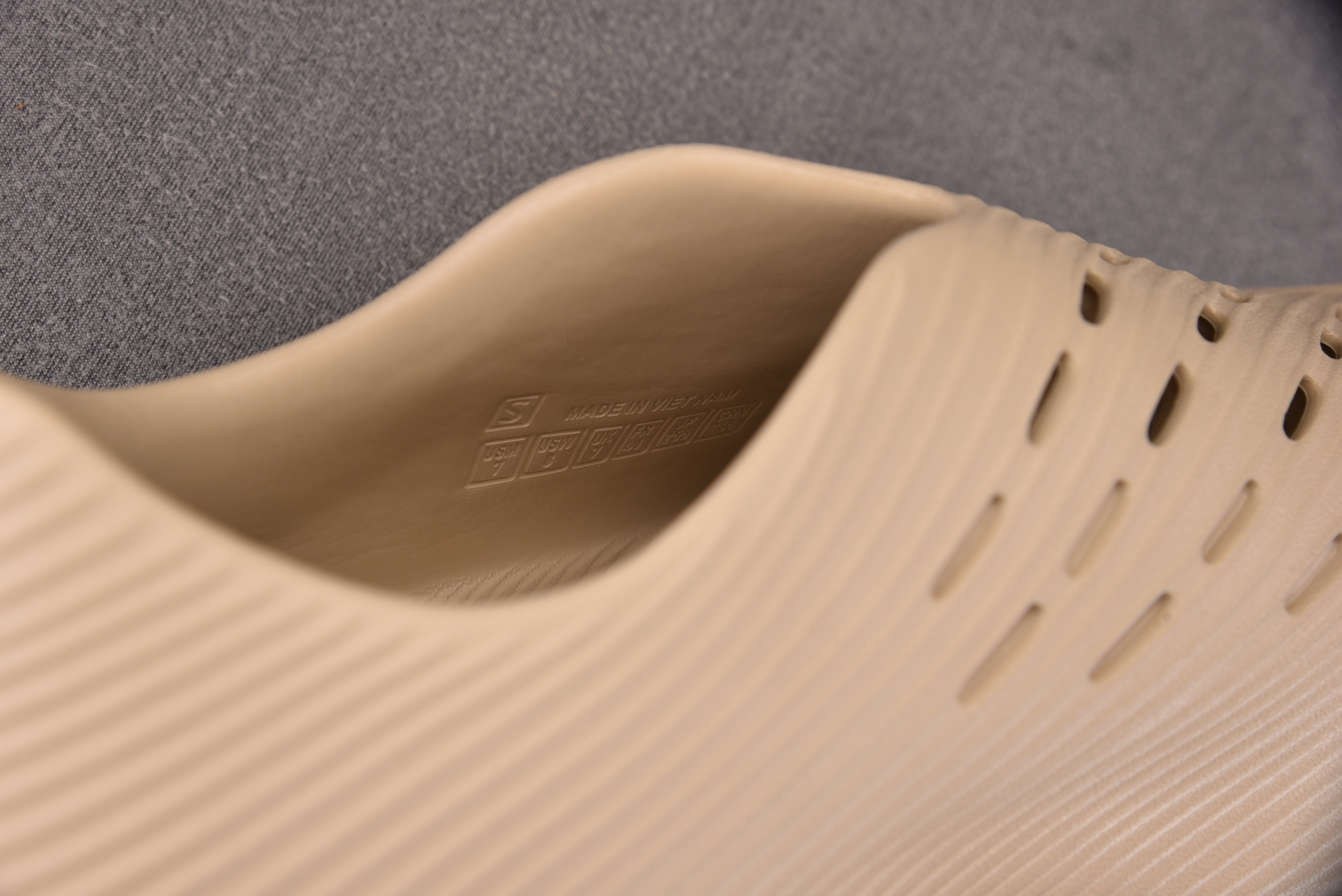 AD Purechill Runner 卡其棕 KI0072 YZ03940-47