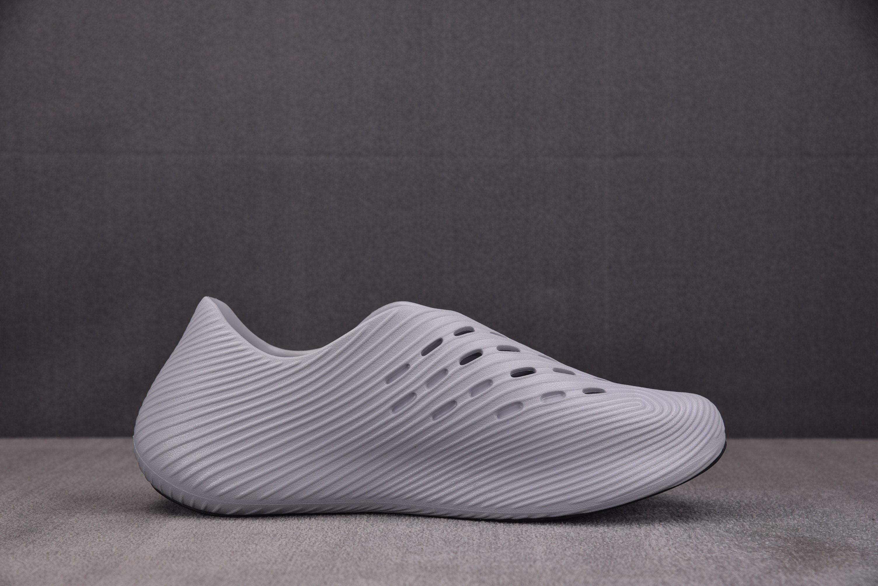 AD Purechill Runner 灰白 KI0071 YZ03940-47