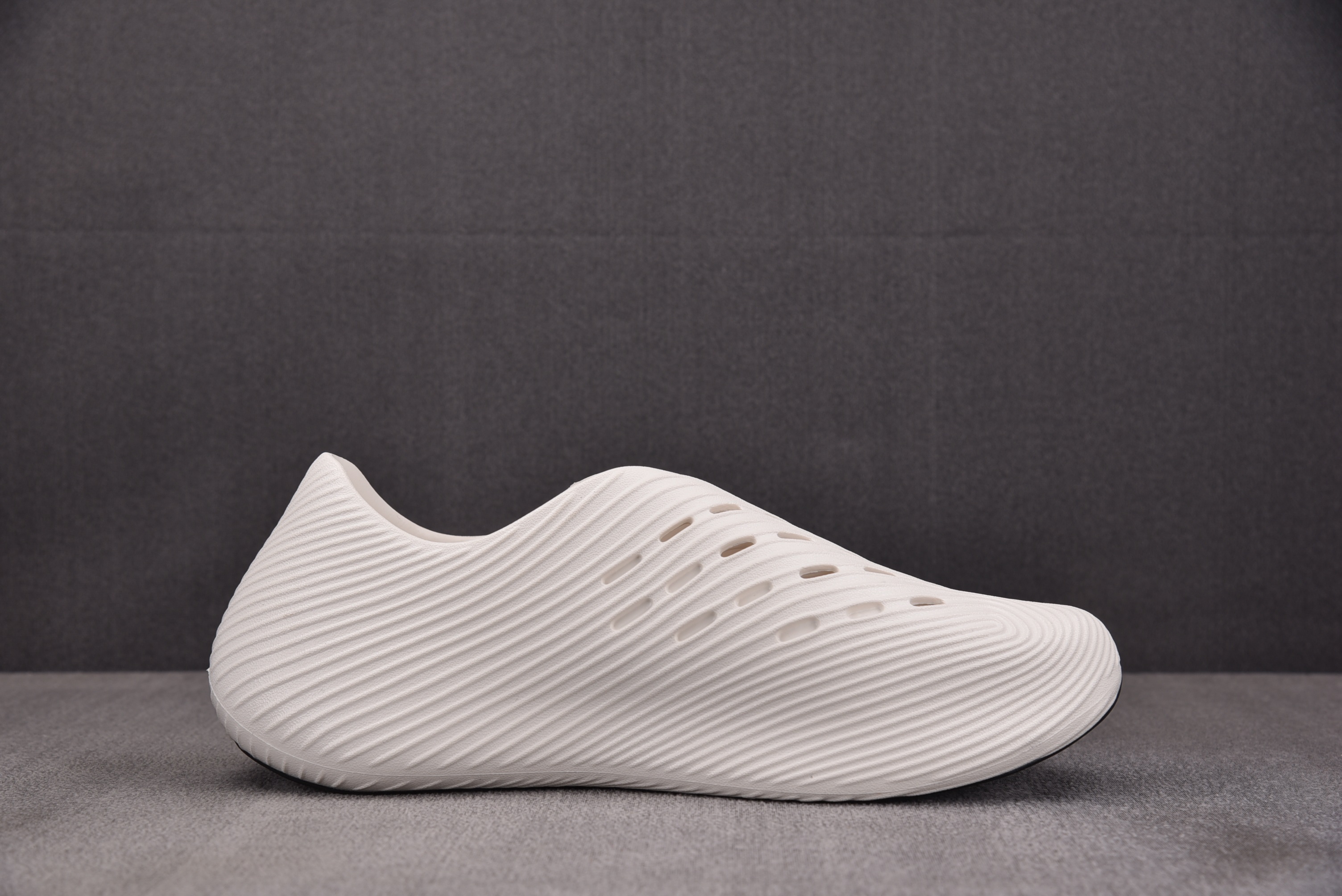 AD Purechill Runner 白黑 KI0066 YZ03940-47
