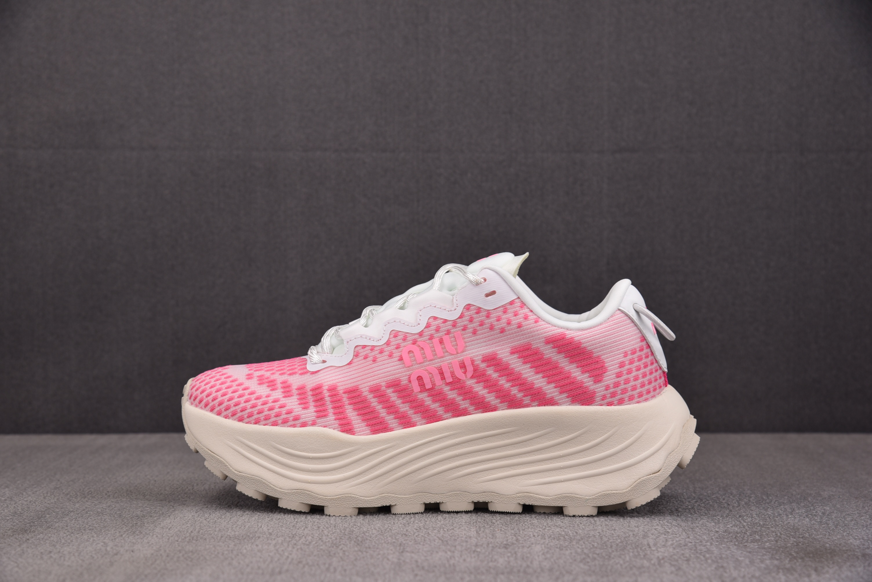 纯原 Miu Miu Technical Fabric Sneakers 白粉 YZ03936-40