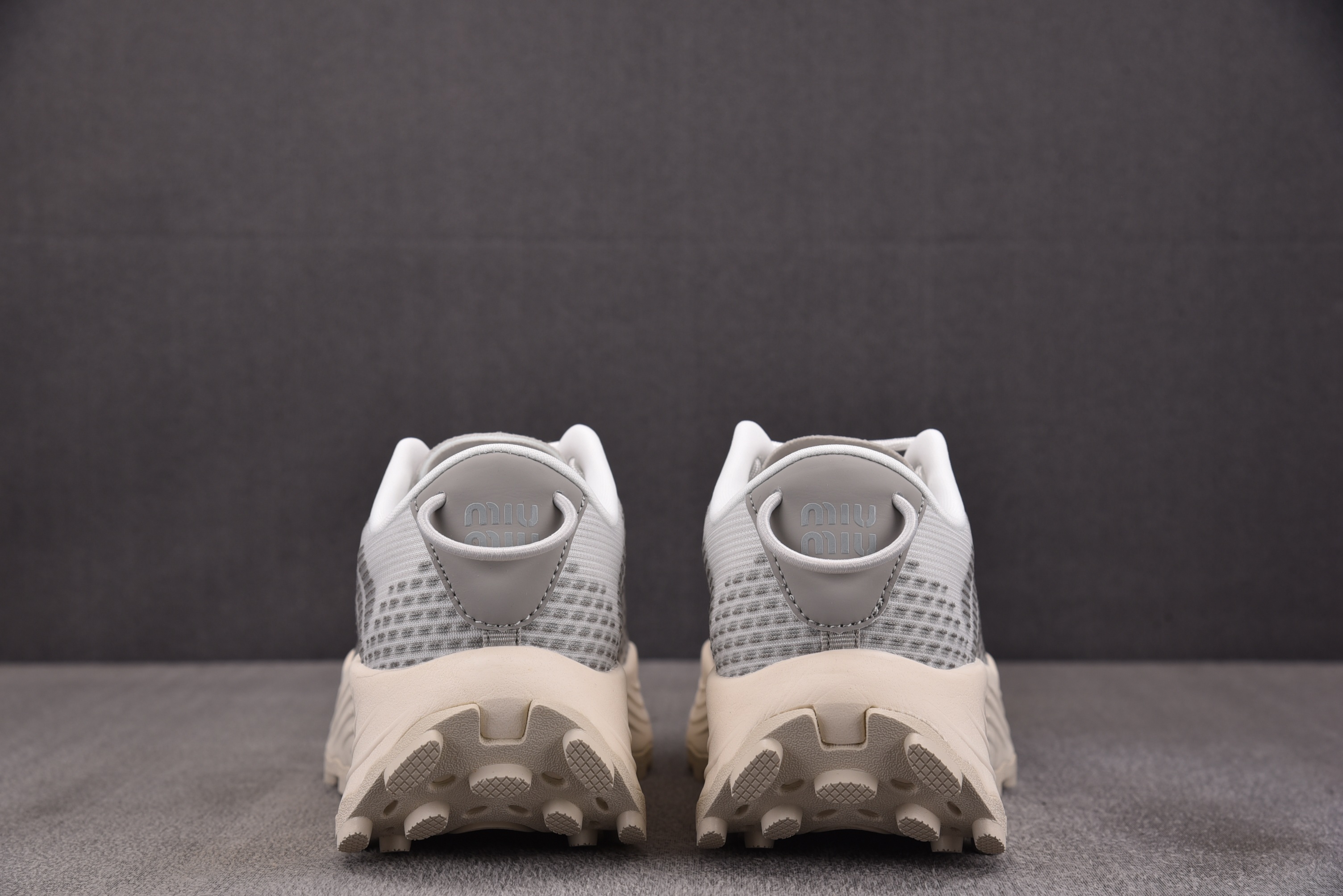 纯原Miu Miu Technical Fabric Sneakers 浅灰 YZ03936-40