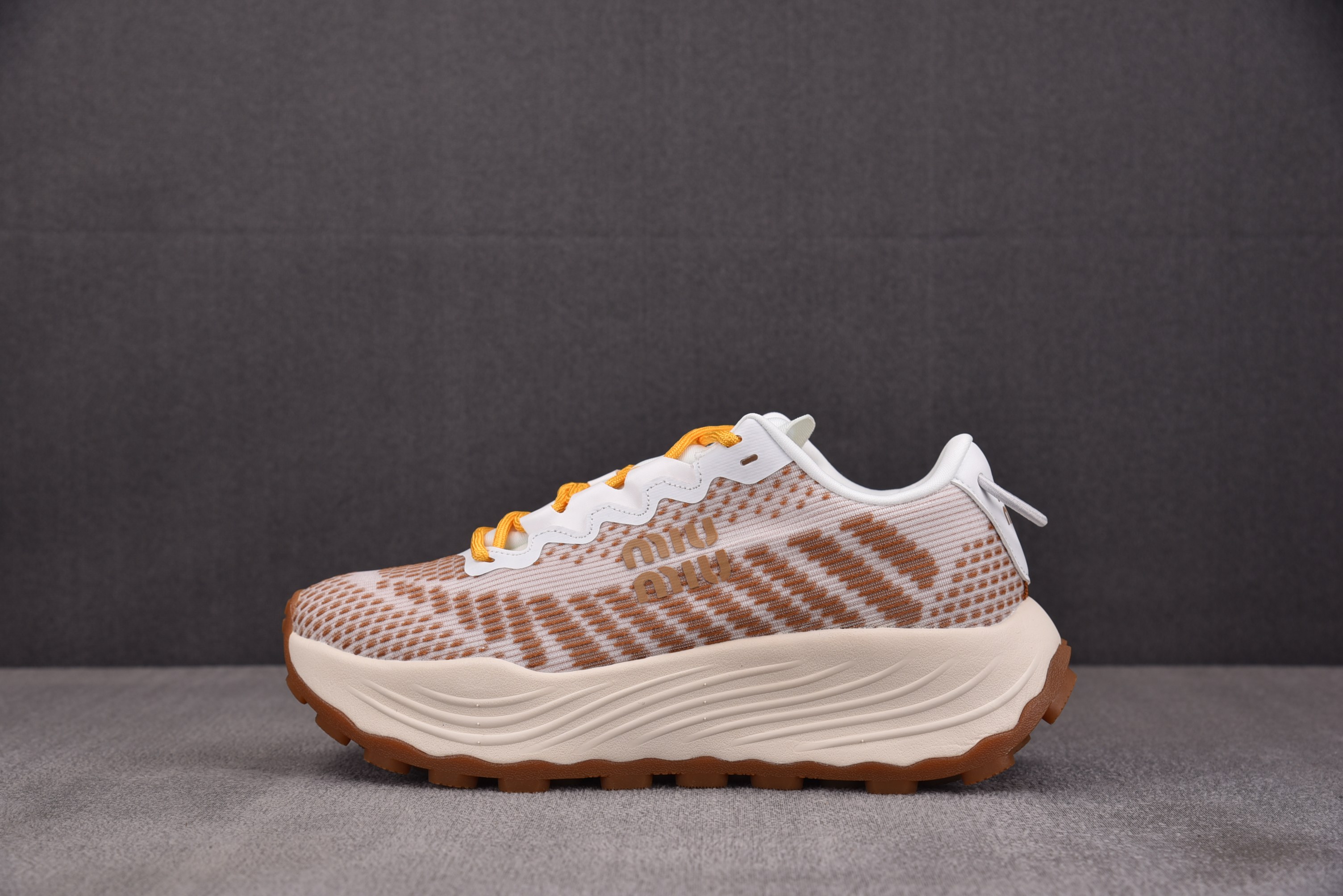 纯原Miu Miu Technical Fabric Sneakers 白红棕 YZ03936-40