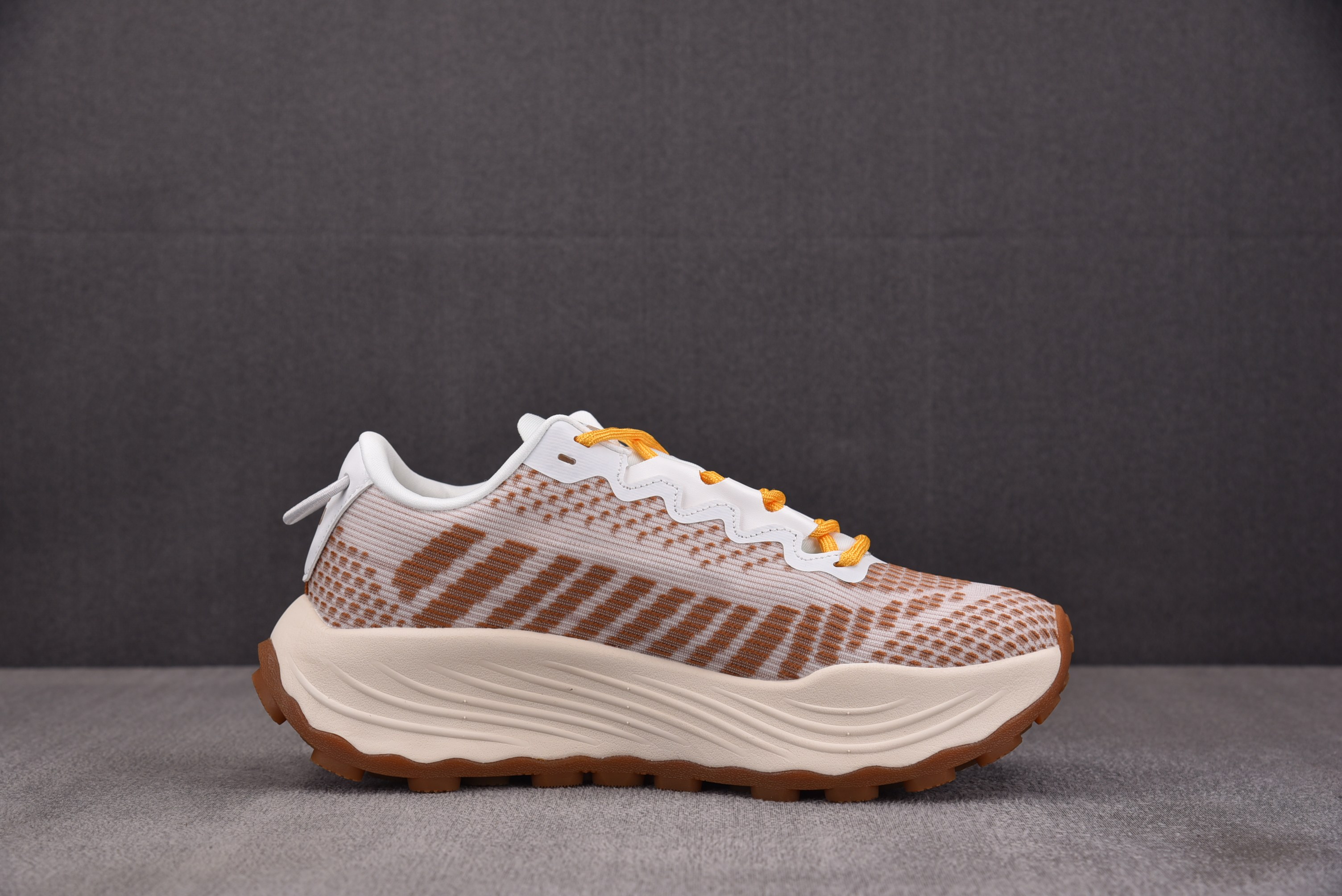 纯原Miu Miu Technical Fabric Sneakers 白红棕 YZ03936-40