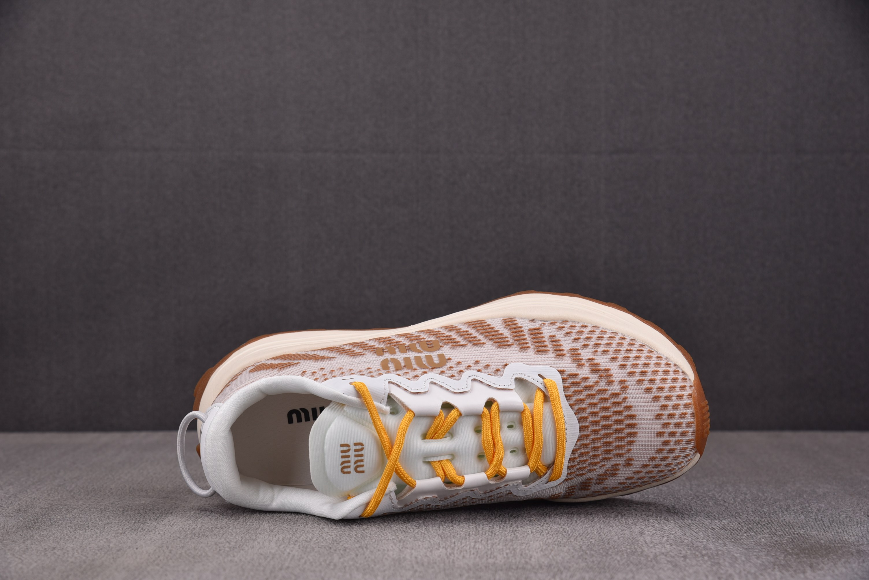 纯原Miu Miu Technical Fabric Sneakers 白红棕 YZ03936-40