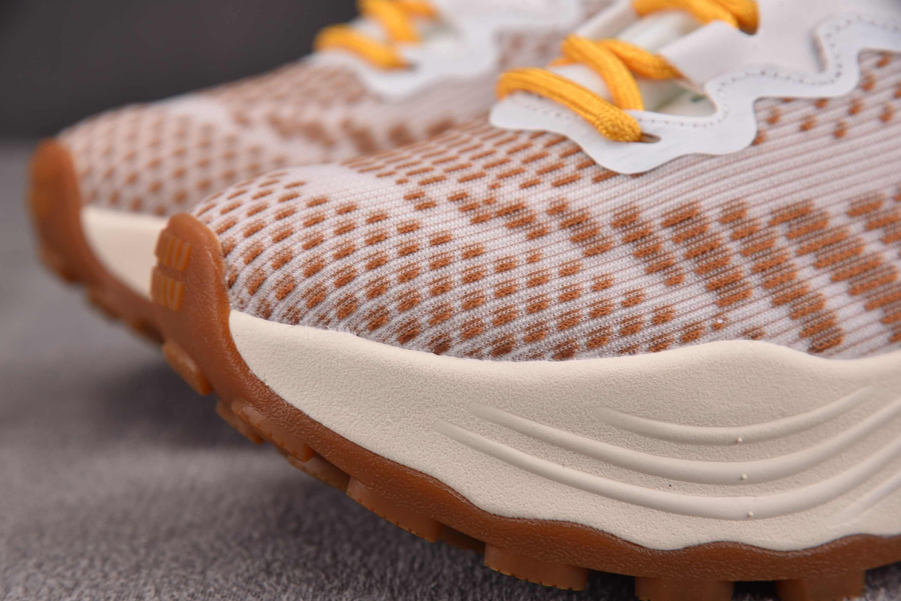 纯原Miu Miu Technical Fabric Sneakers 白红棕 YZ03936-40