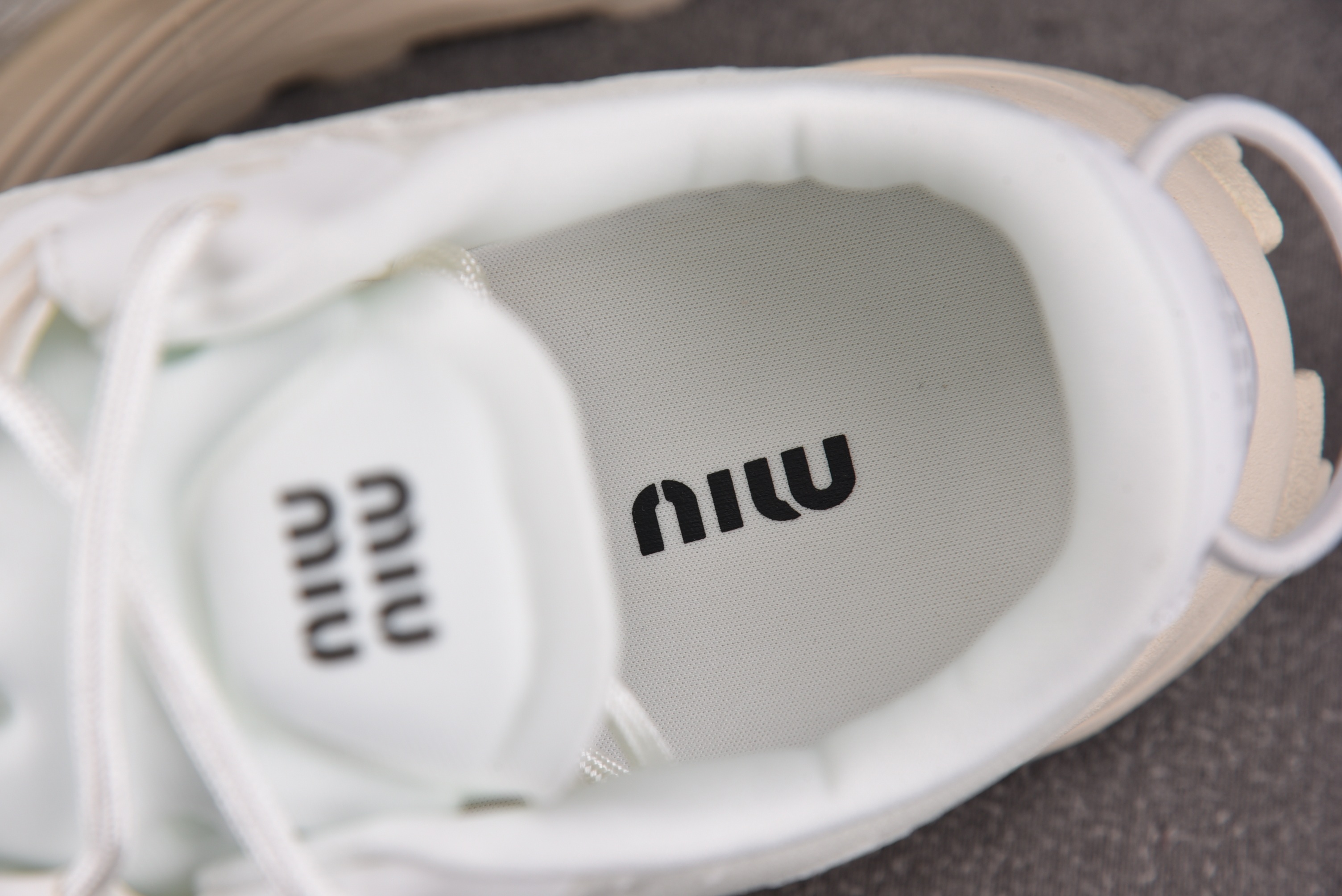 纯原Miu Miu Technical Fabric Sneakers 白色 YZ03936-40