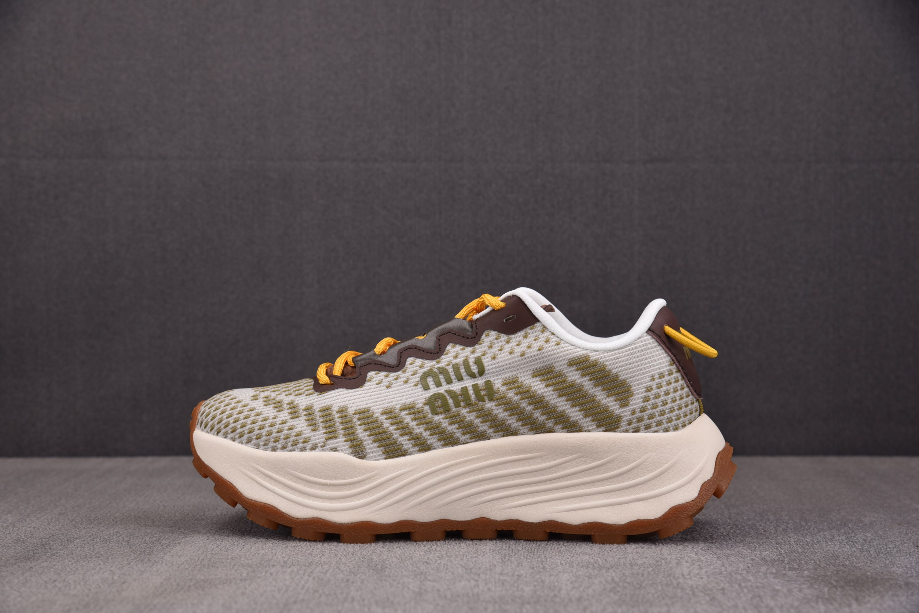 纯原Miu Miu Technical Fabric Sneakers 褐色 YZ03936-40