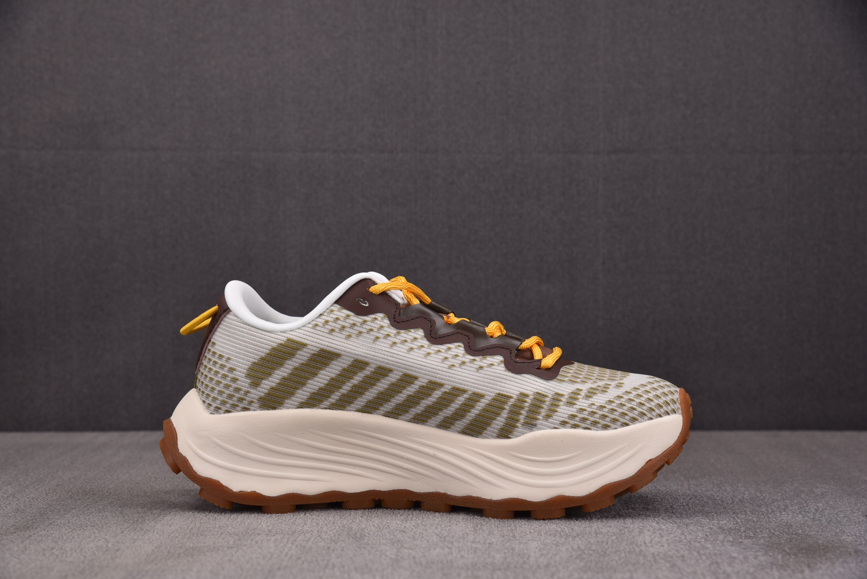 纯原Miu Miu Technical Fabric Sneakers 褐色 YZ03936-40