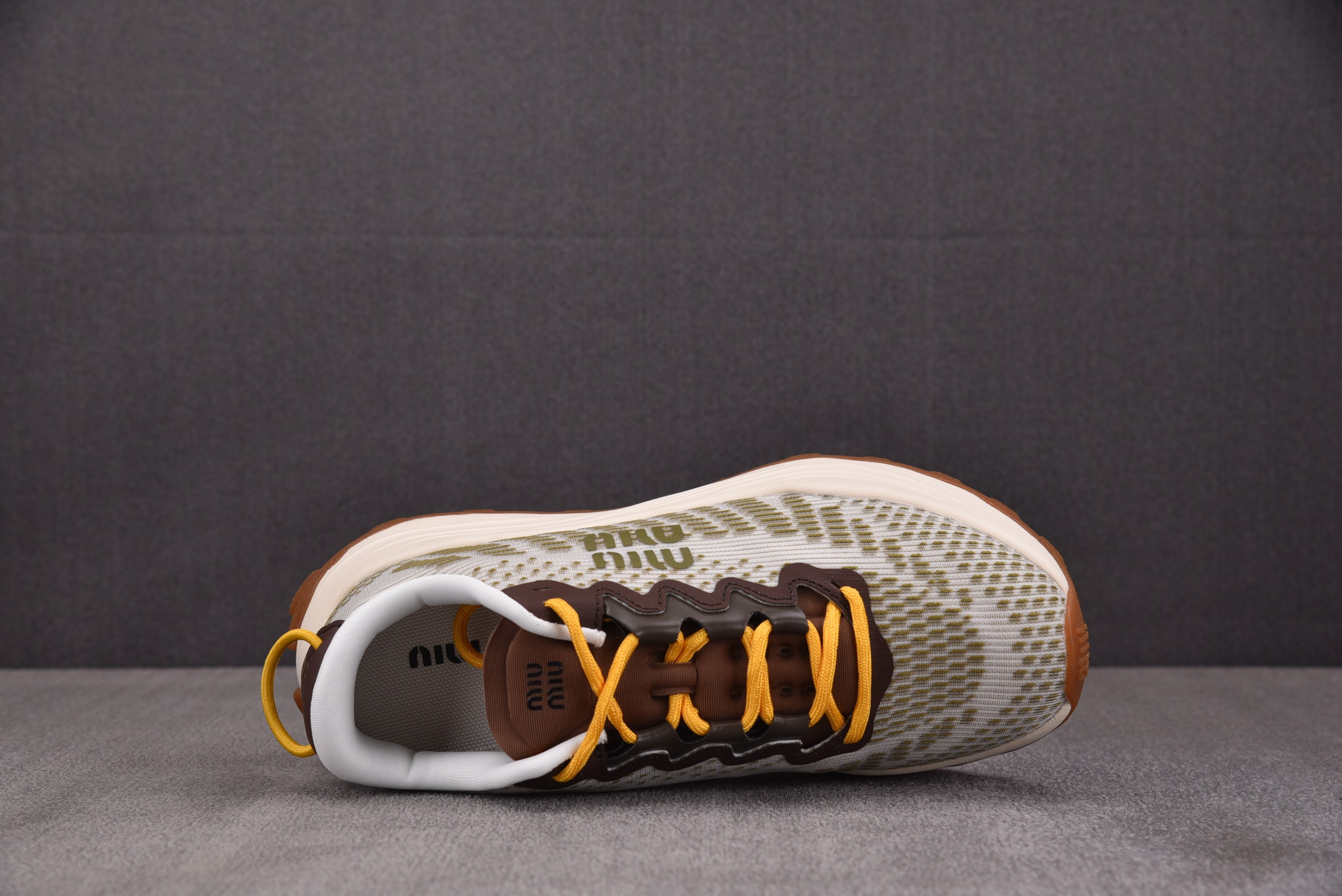 纯原Miu Miu Technical Fabric Sneakers 褐色 YZ03936-40