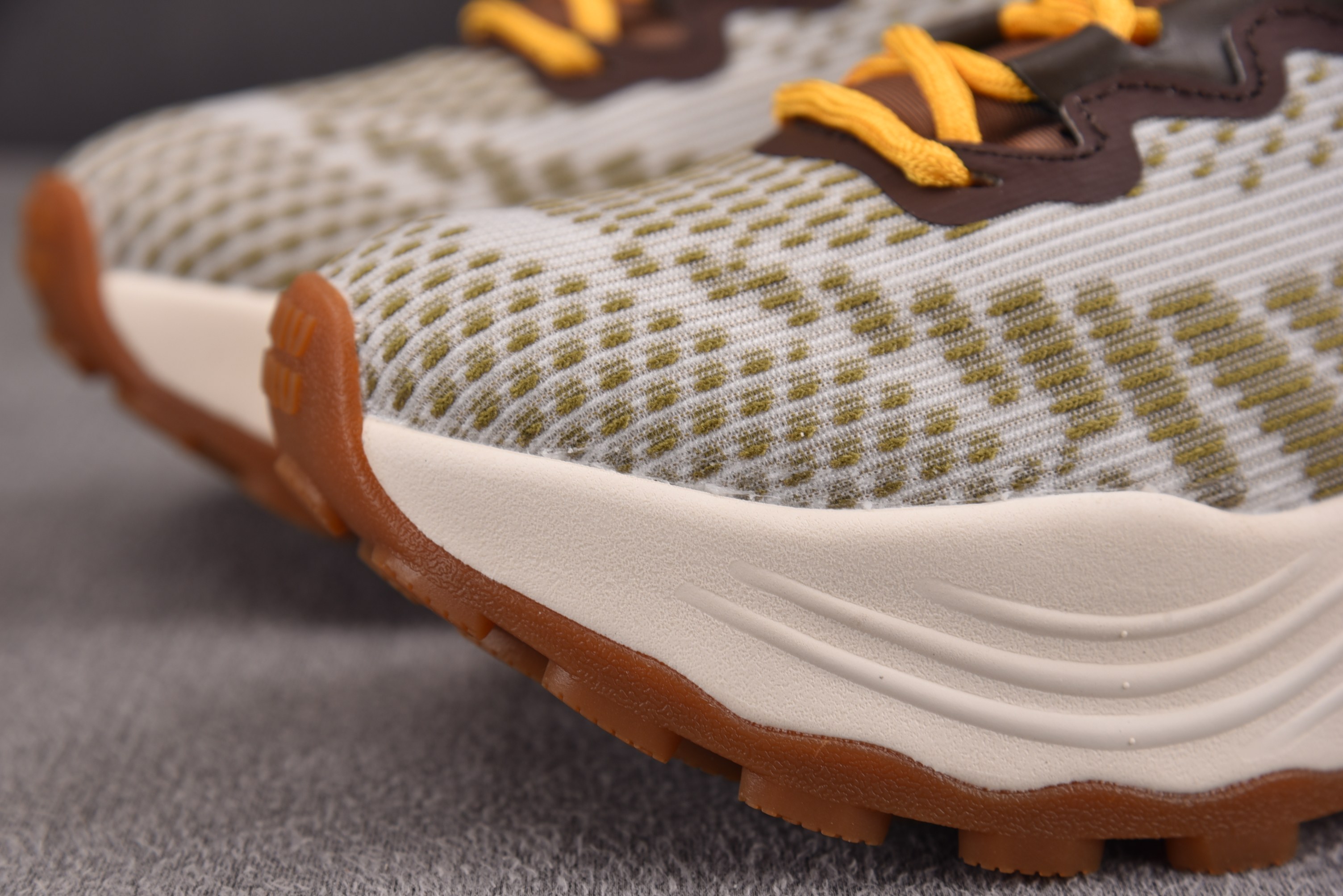纯原Miu Miu Technical Fabric Sneakers 褐色 YZ03936-40
