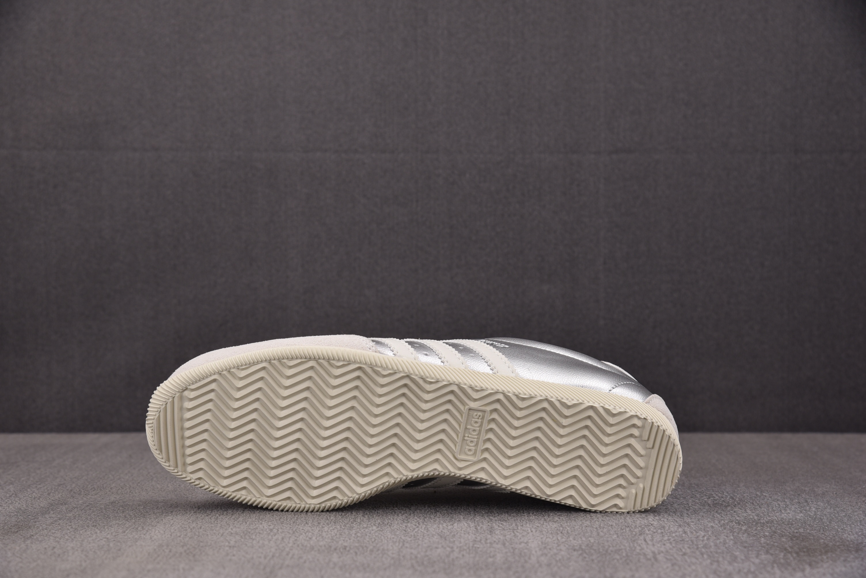 纯原 Changle Silver Metallic Ivory Orbit Grey 银灰 KJ396