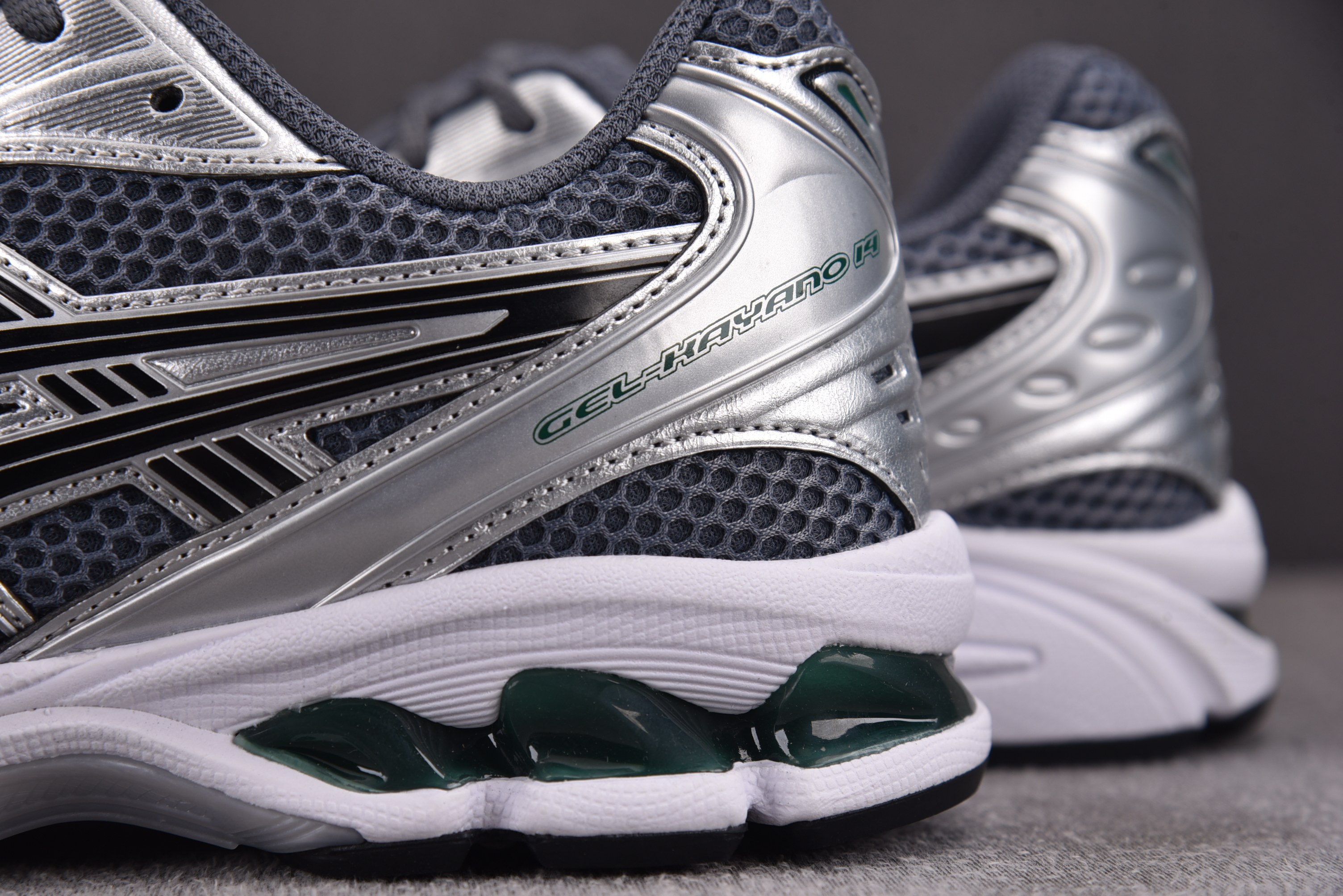 纯原 ASICS Gel-Kayano 14 Metropolis Jasper Green 灰银绿 1