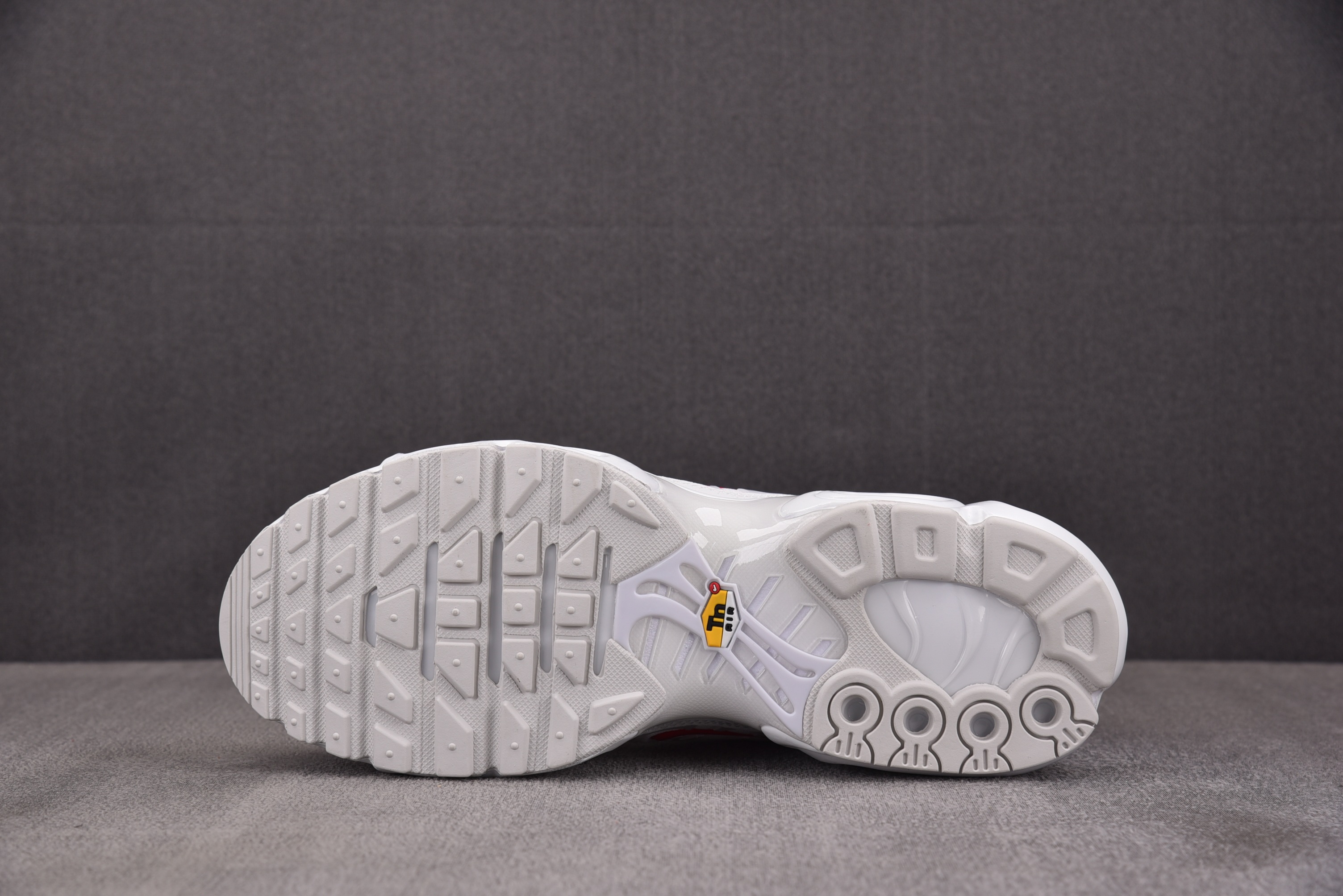 纯原 Air Max Plus Supreme White 白色 DA1472-100 YZ001-13
