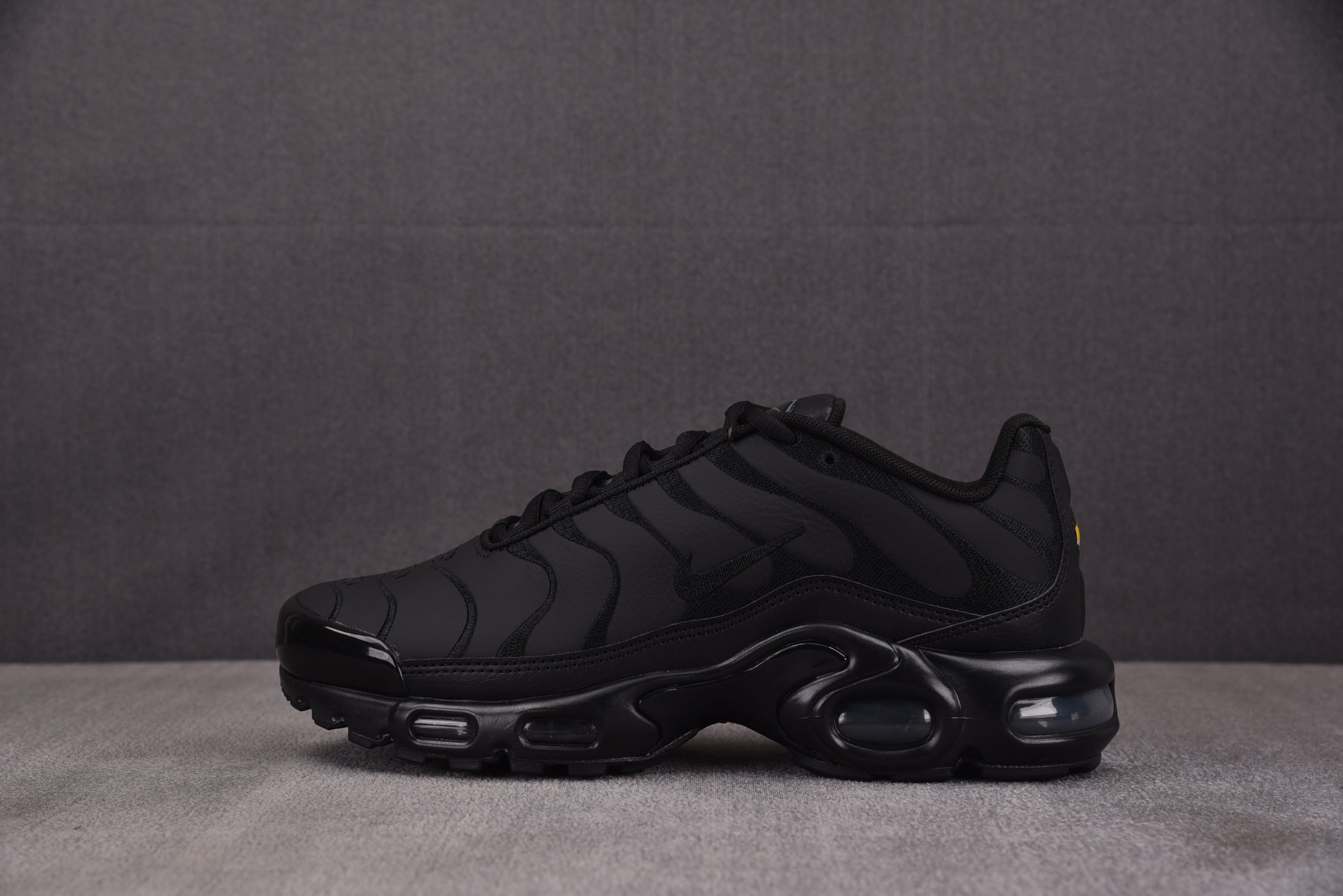 纯原 Air Max Plus Triple Black Leather 黑色 AJ2029-001 Y