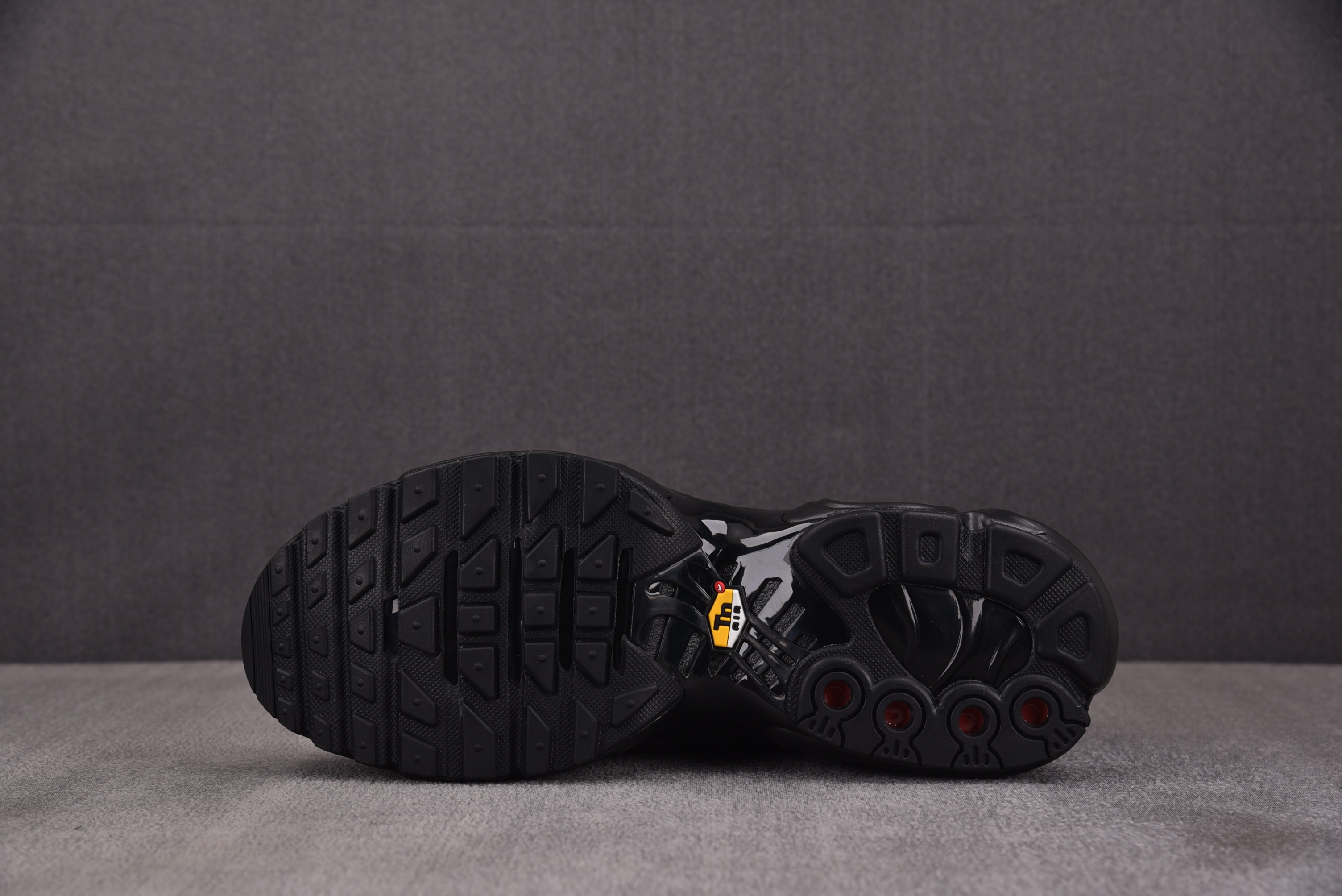 纯原 Air Max Plus Triple Black Leather 黑色 AJ2029-001 Y
