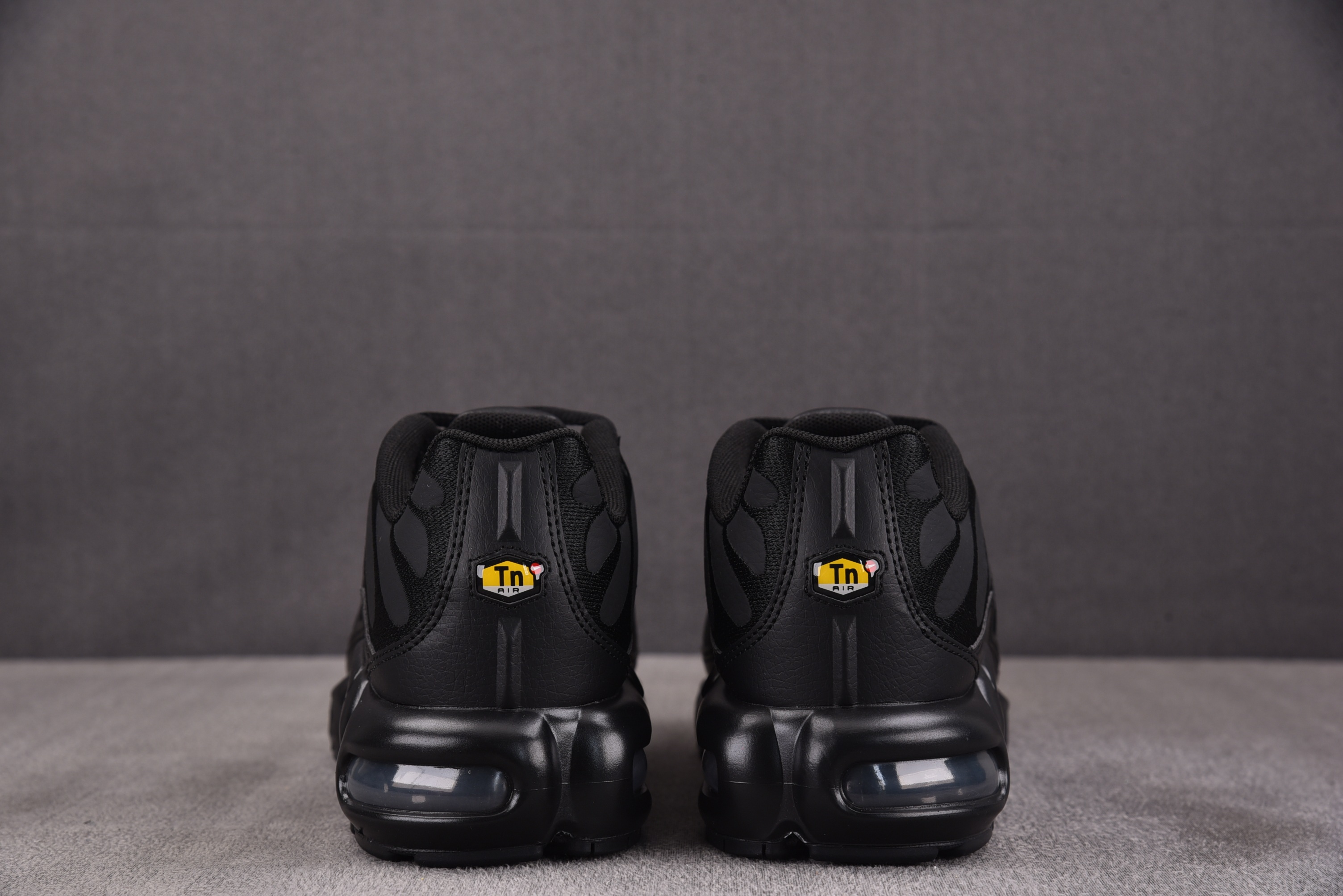 纯原 Air Max Plus Triple Black Leather 黑色 AJ2029-001 Y