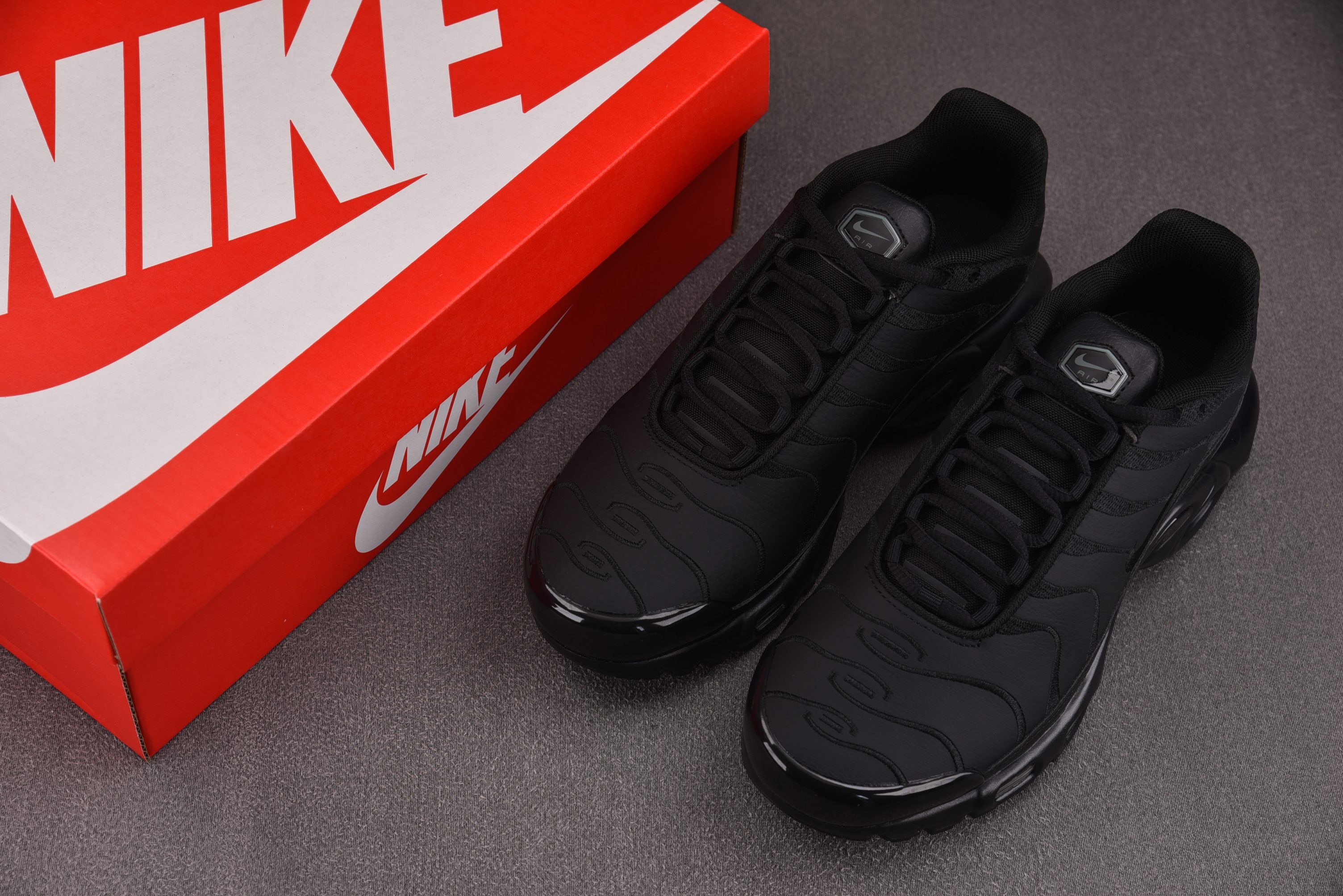 纯原 Air Max Plus Triple Black Leather 黑色 AJ2029-001 Y