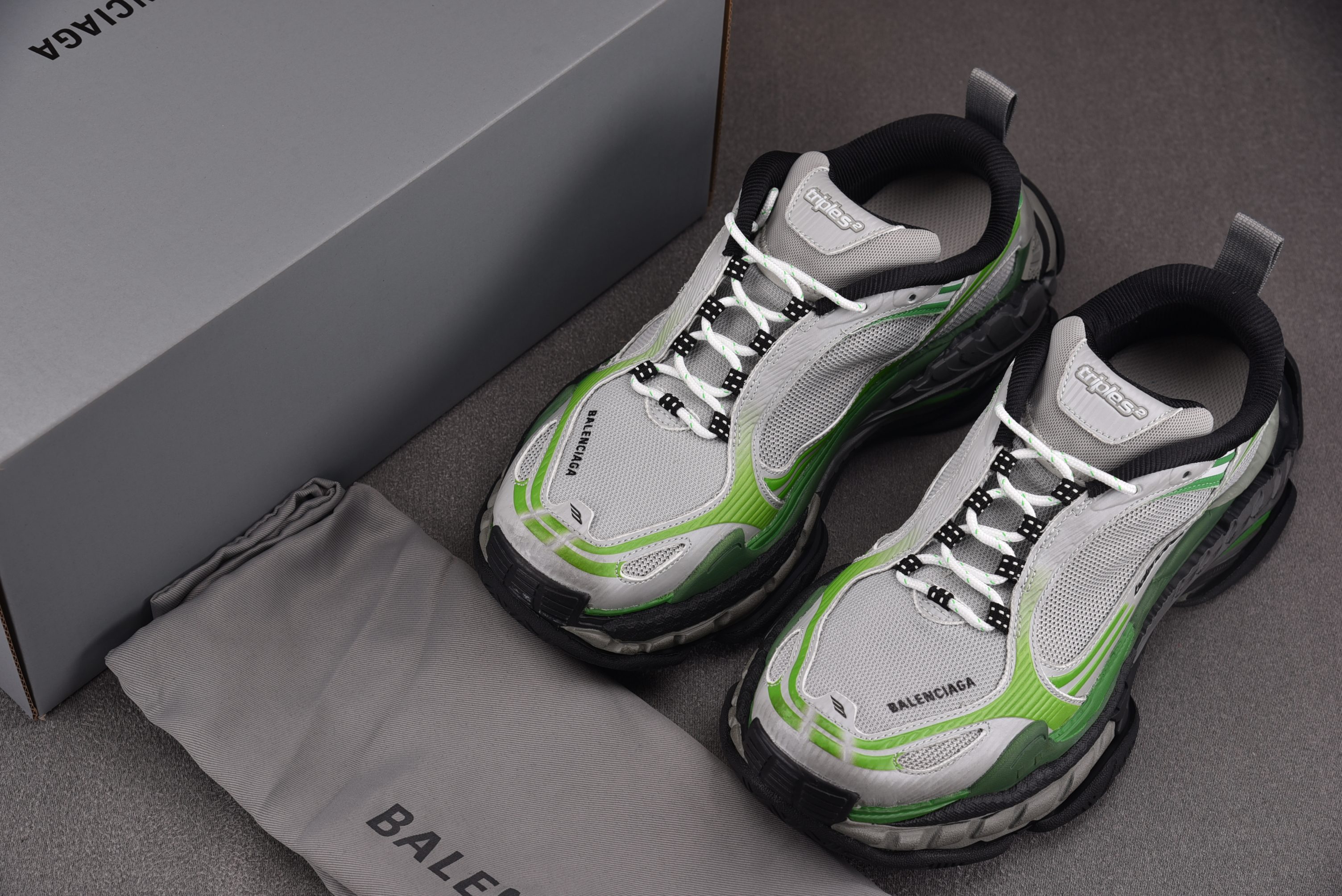 纯原 Balenciaga巴黎世家24代 Triple S .2  灰绿 YZ001-235-46