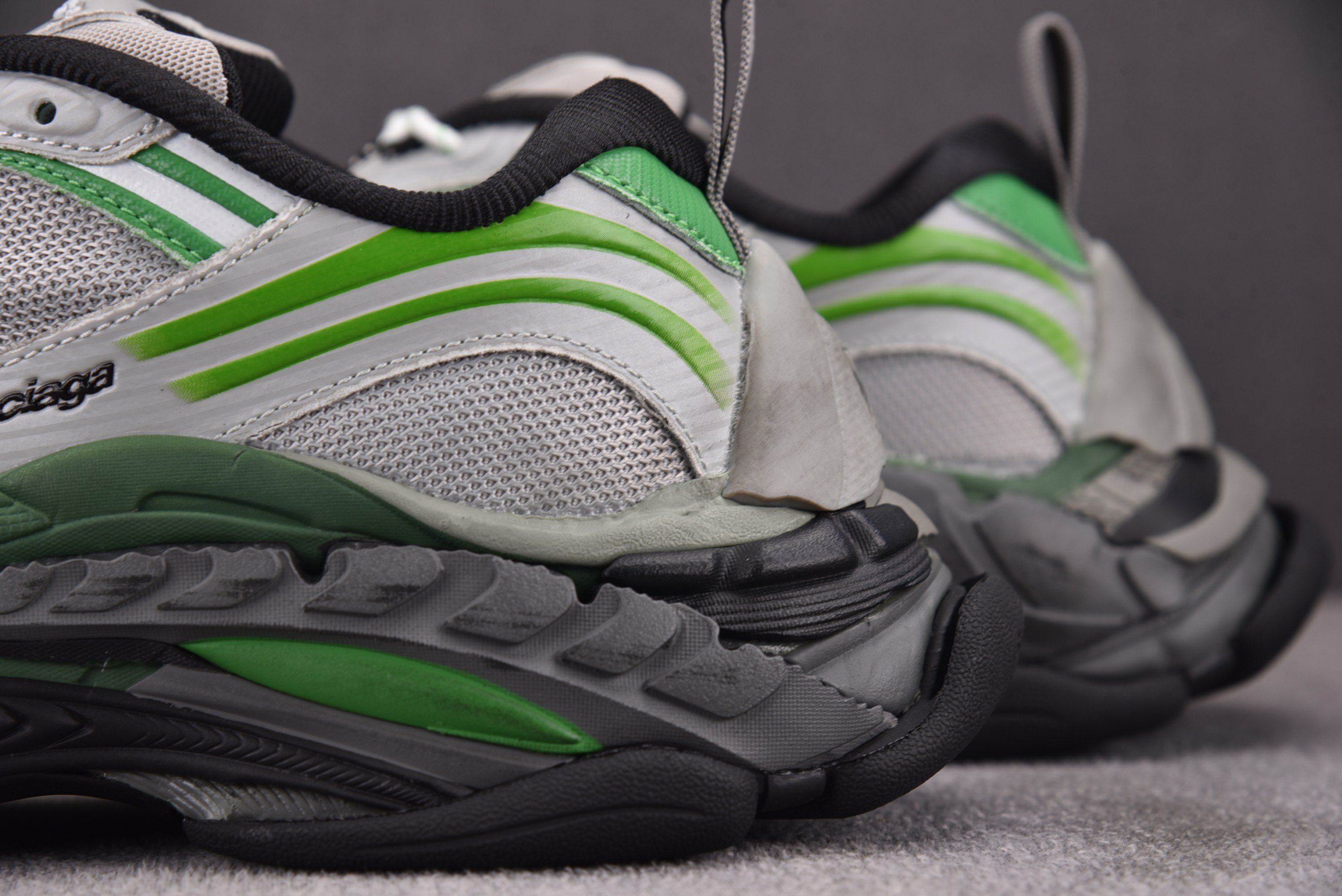 纯原 Balenciaga巴黎世家24代 Triple S .2  灰绿 YZ001-235-46