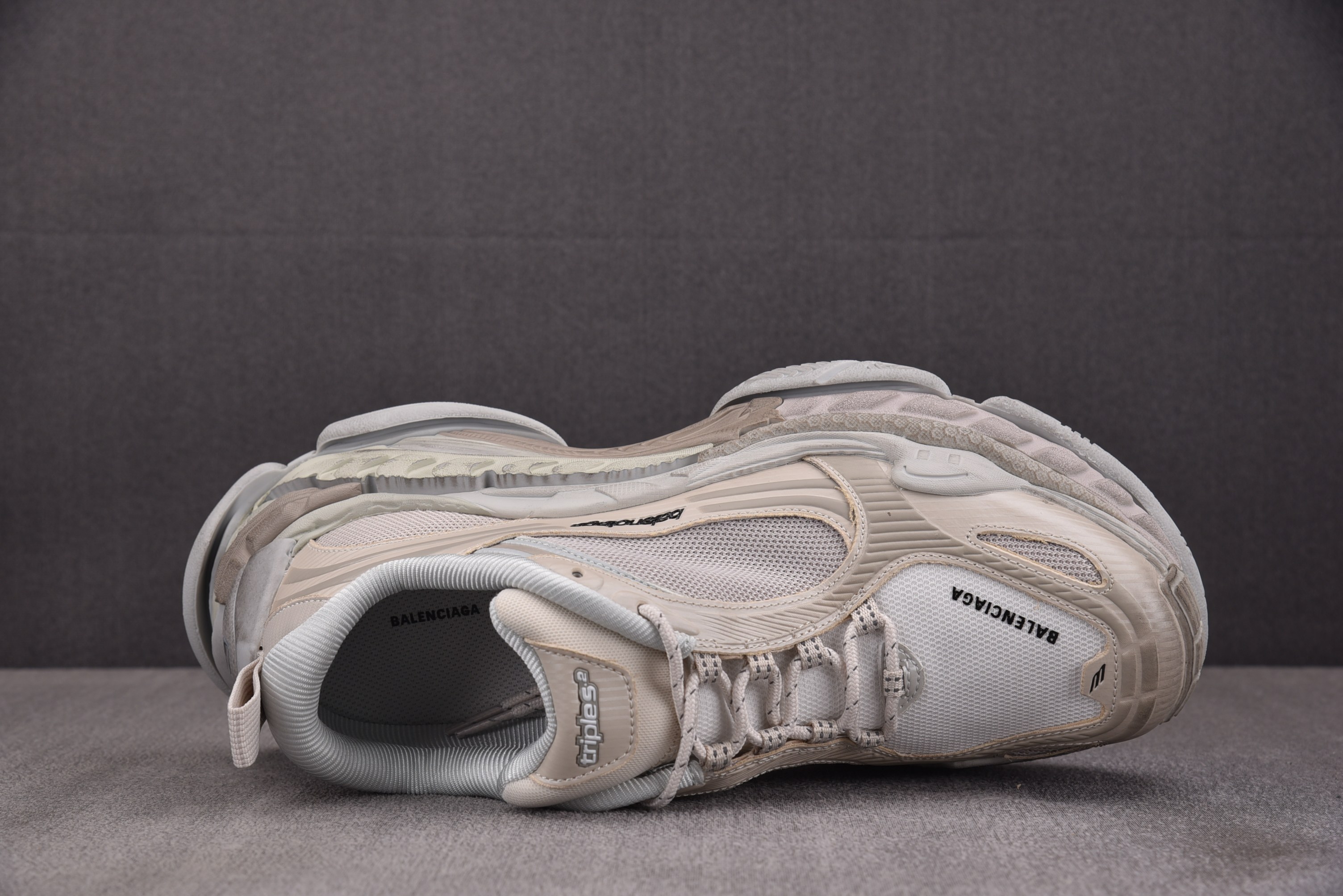 纯原 Balenciaga巴黎世家24代 Triple S .2  米色 YZ001-235-46